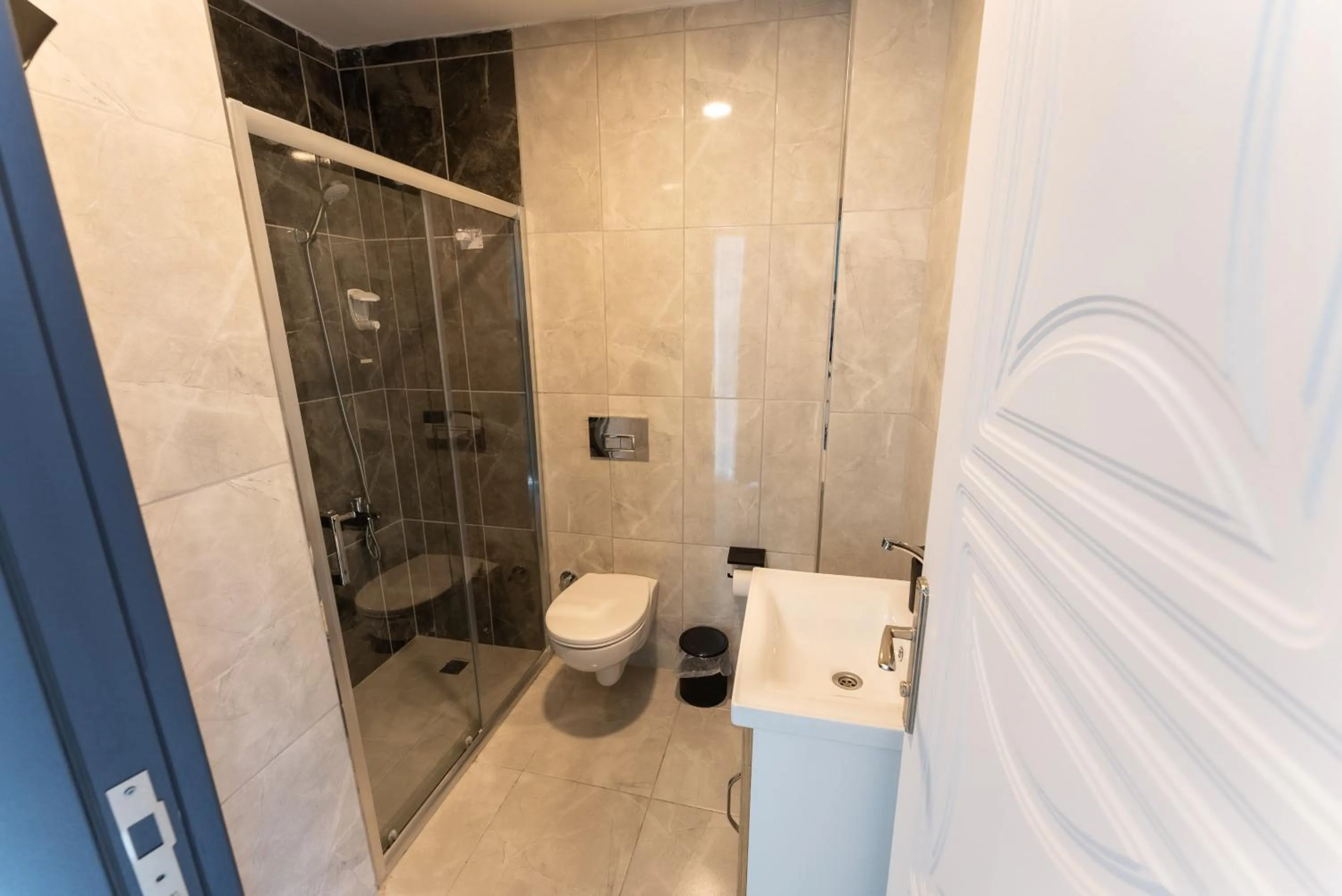 Shower in Lacasa Royal Hotel