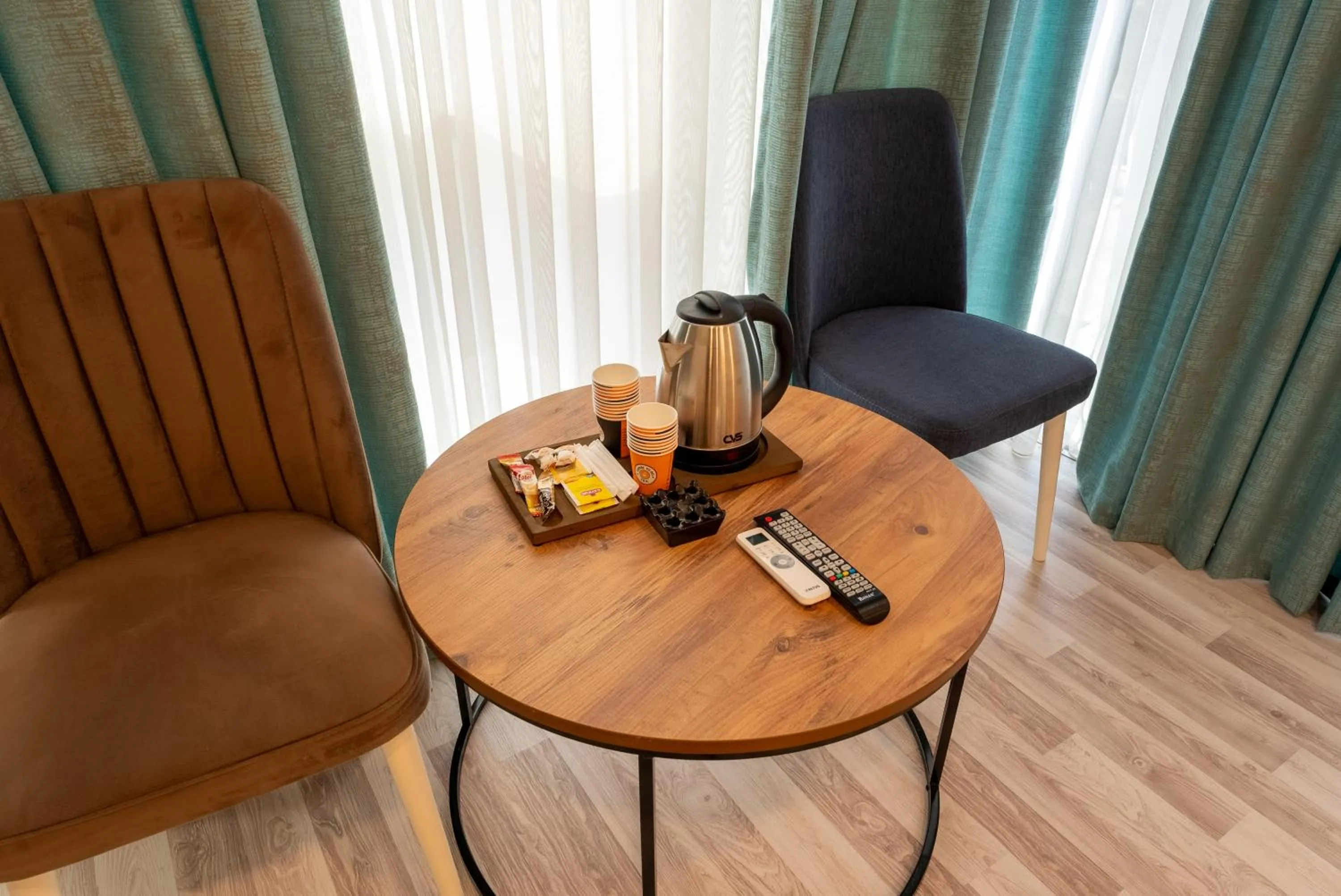 Coffee/tea facilities in Lacasa Royal Hotel