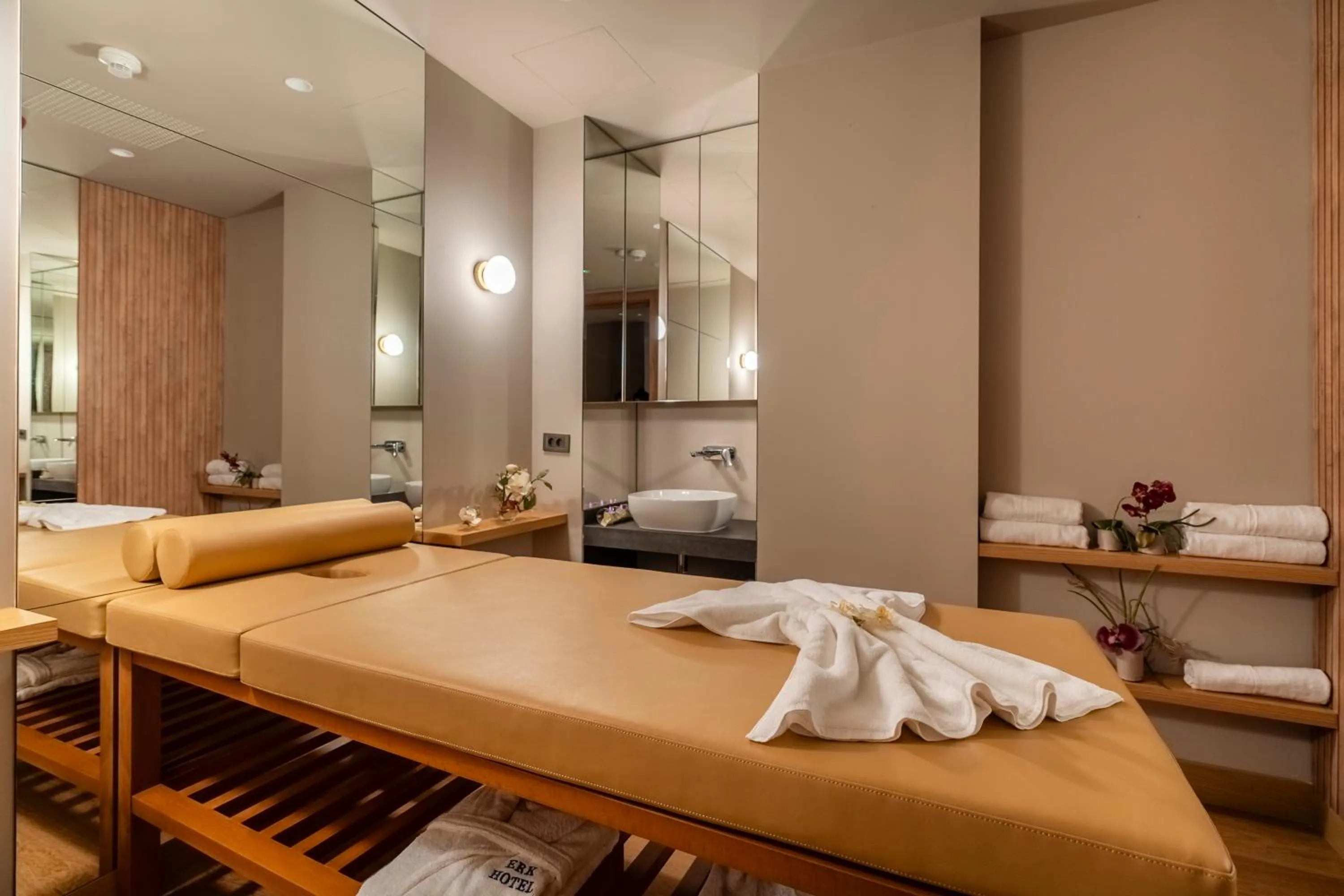 Sauna, Bed in ERK Hotel