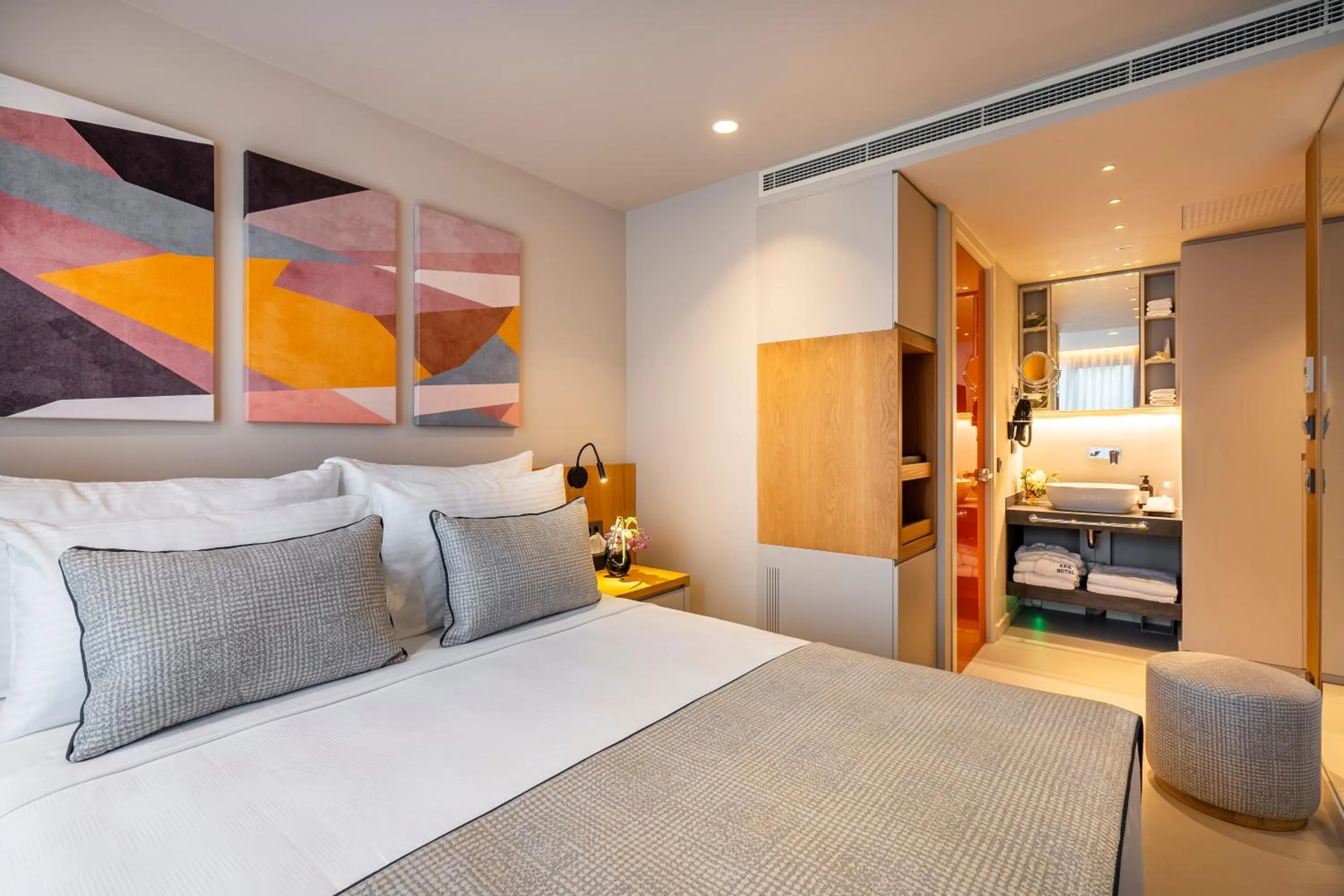 Photo of the whole room, Bed in ERK Hotel