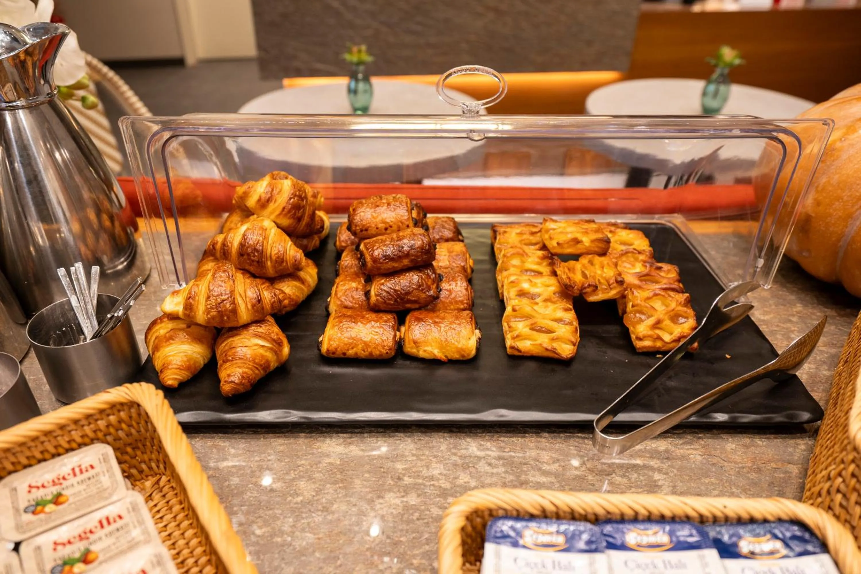 Buffet breakfast in ERK Hotel