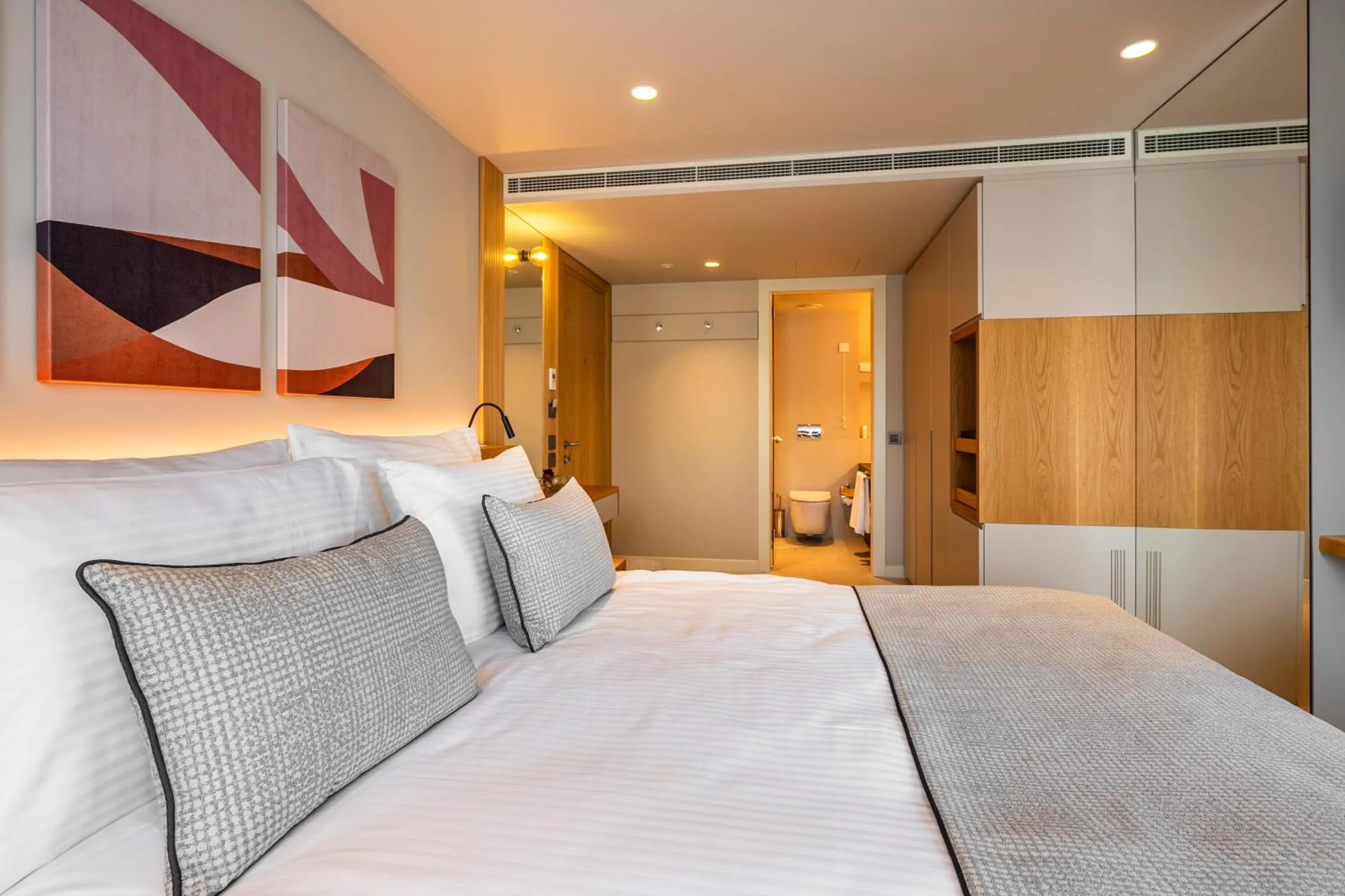 Photo of the whole room, Bed in ERK Hotel