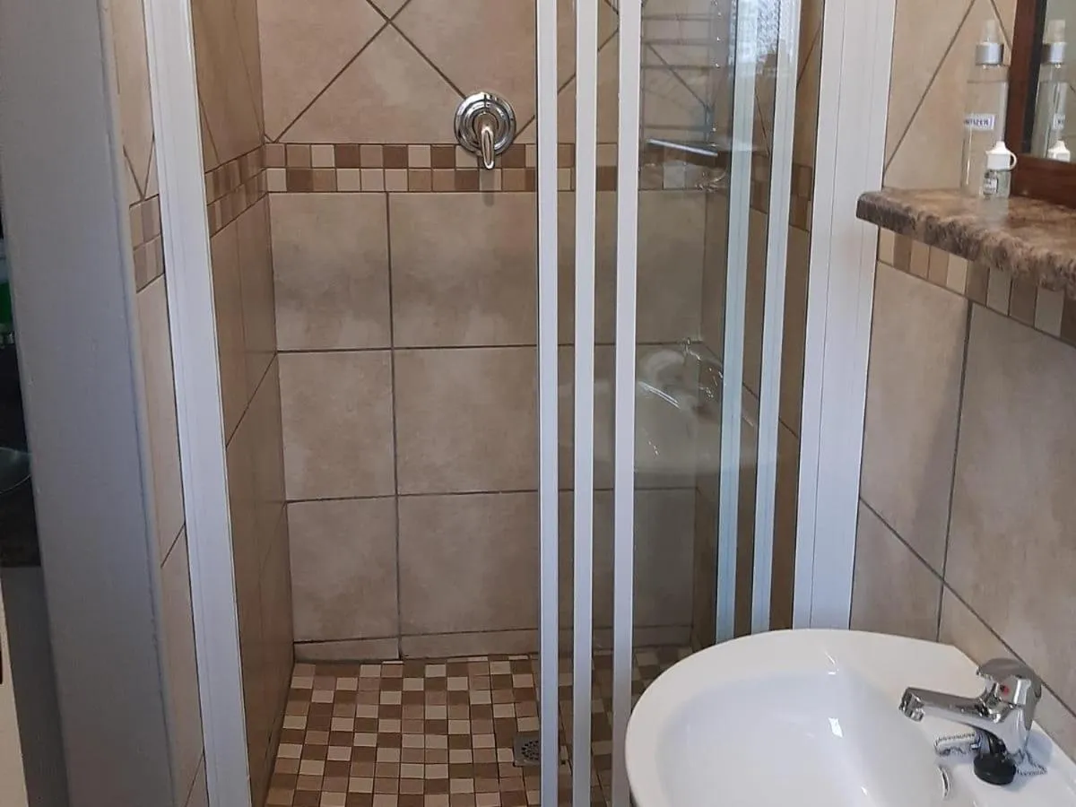 Shower in Wi Villa Lê Guest House