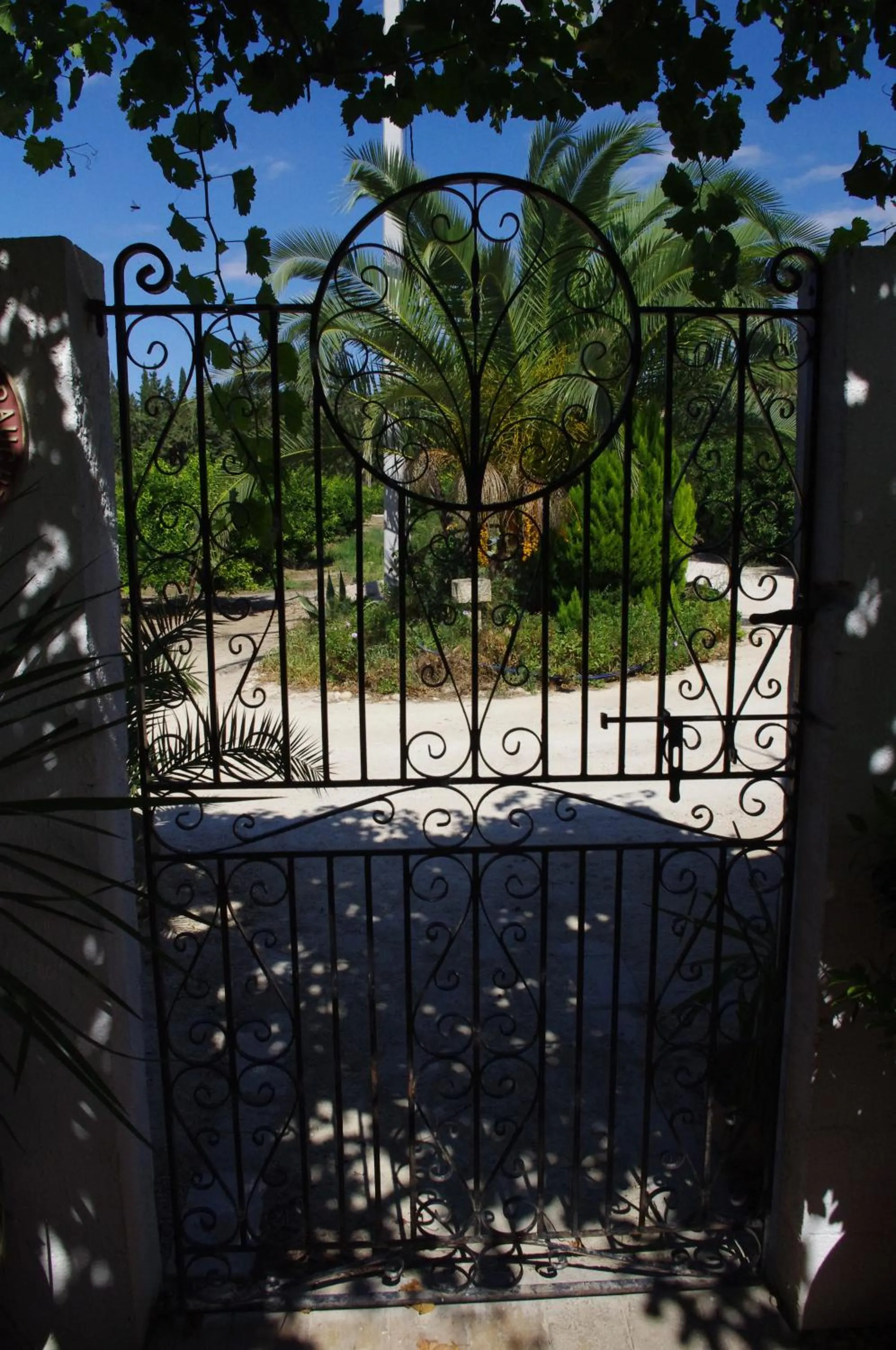 Garden view in River Ebro Holidays