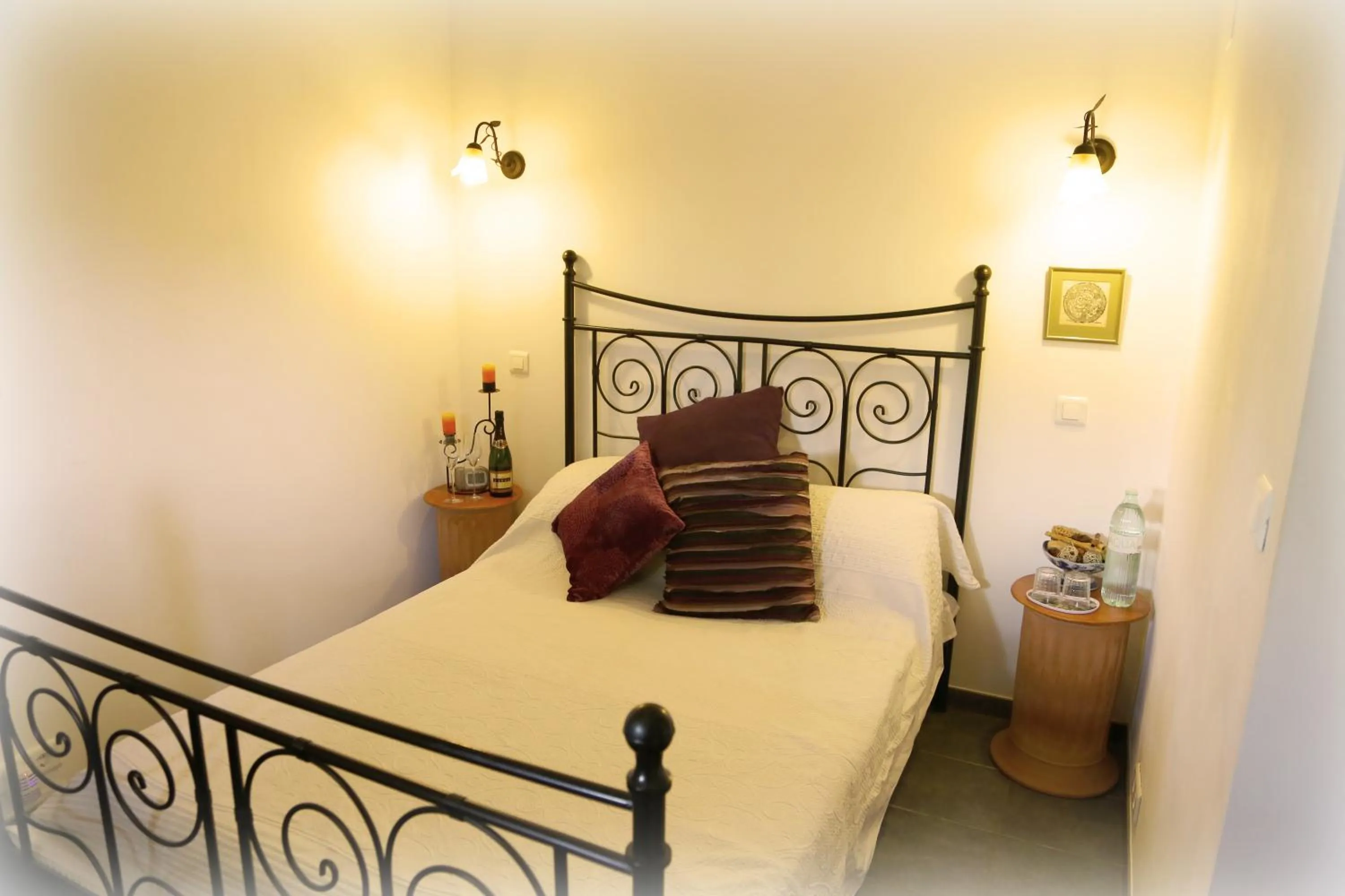 Bedroom, Bed in River Ebro Holidays