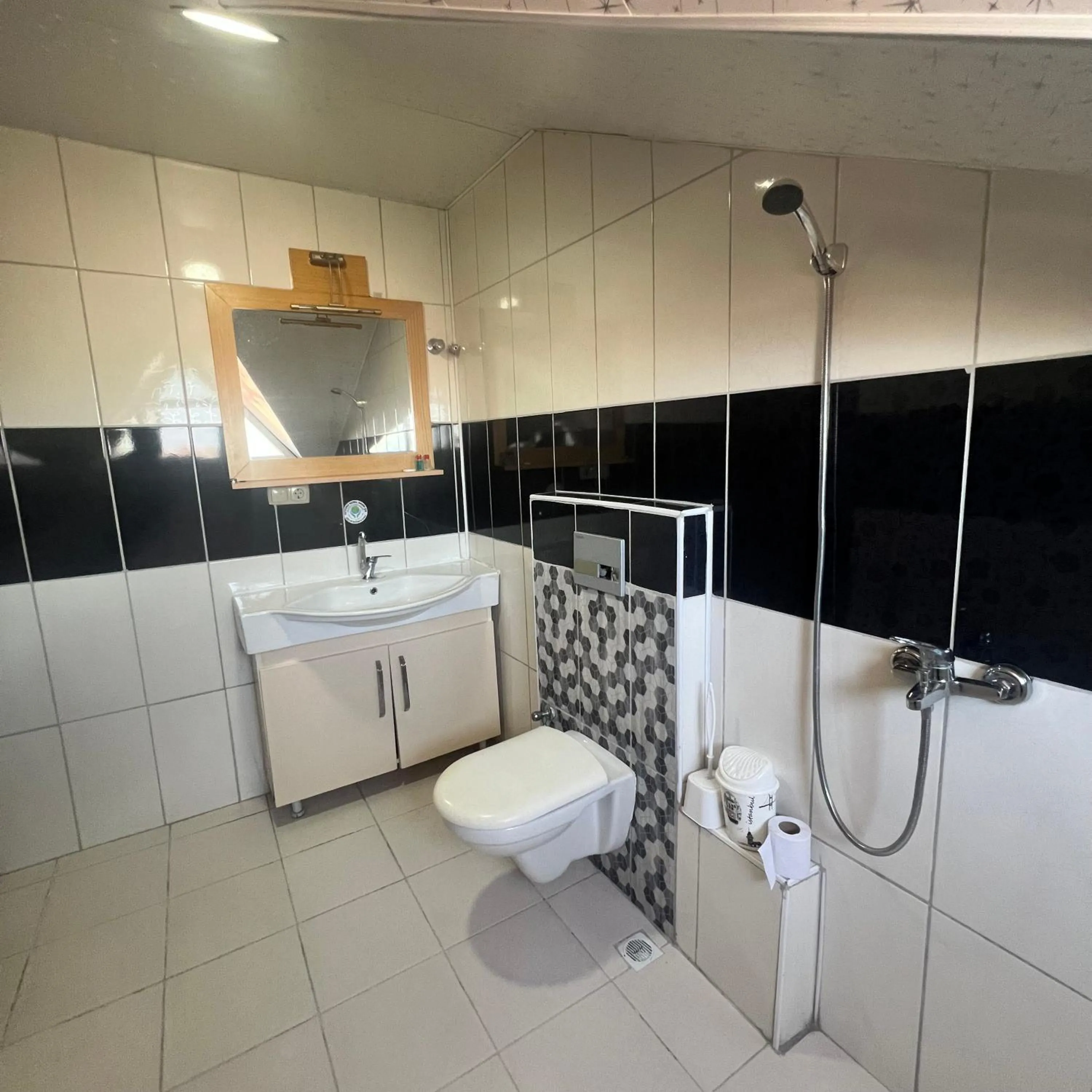 Bathroom in Esma Apart Otel