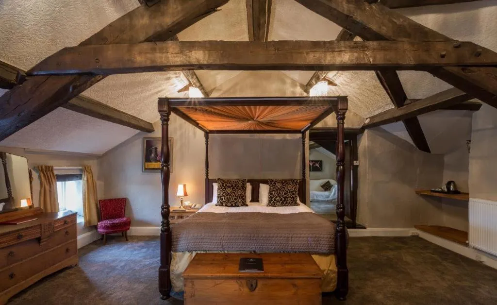 Bed in Gosforth Hall Inn