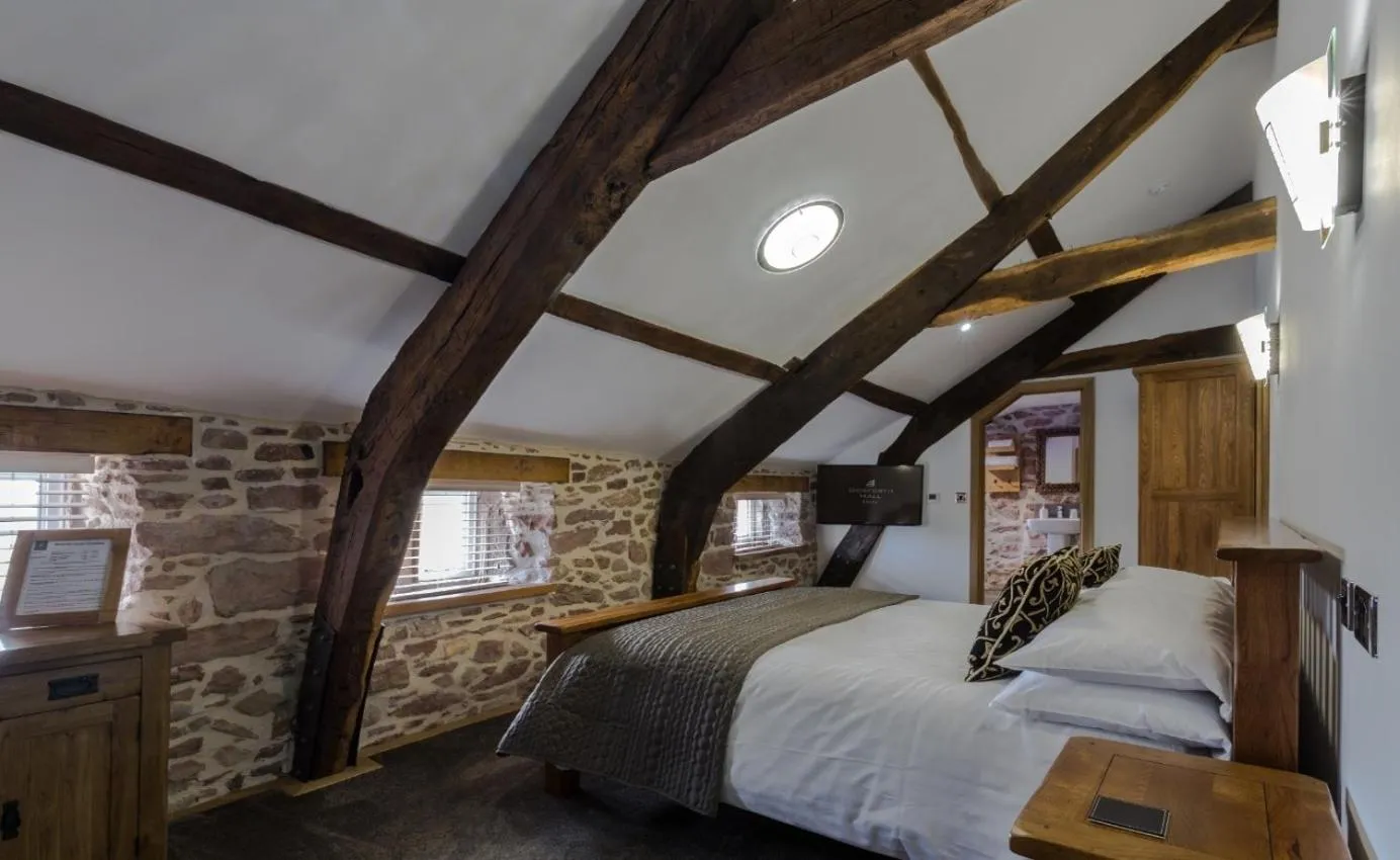 Photo of the whole room, Bed in Gosforth Hall Inn