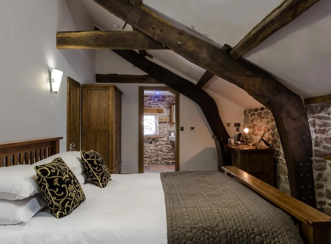 Bed in Gosforth Hall Inn