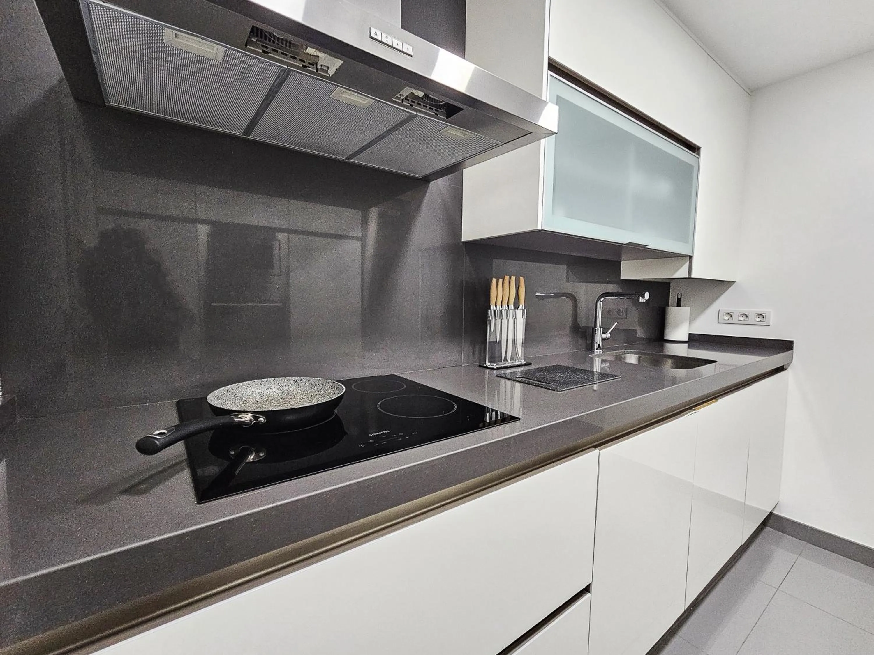 Kitchen or kitchenette in Apartamentos Zaragoza Independencia 3000