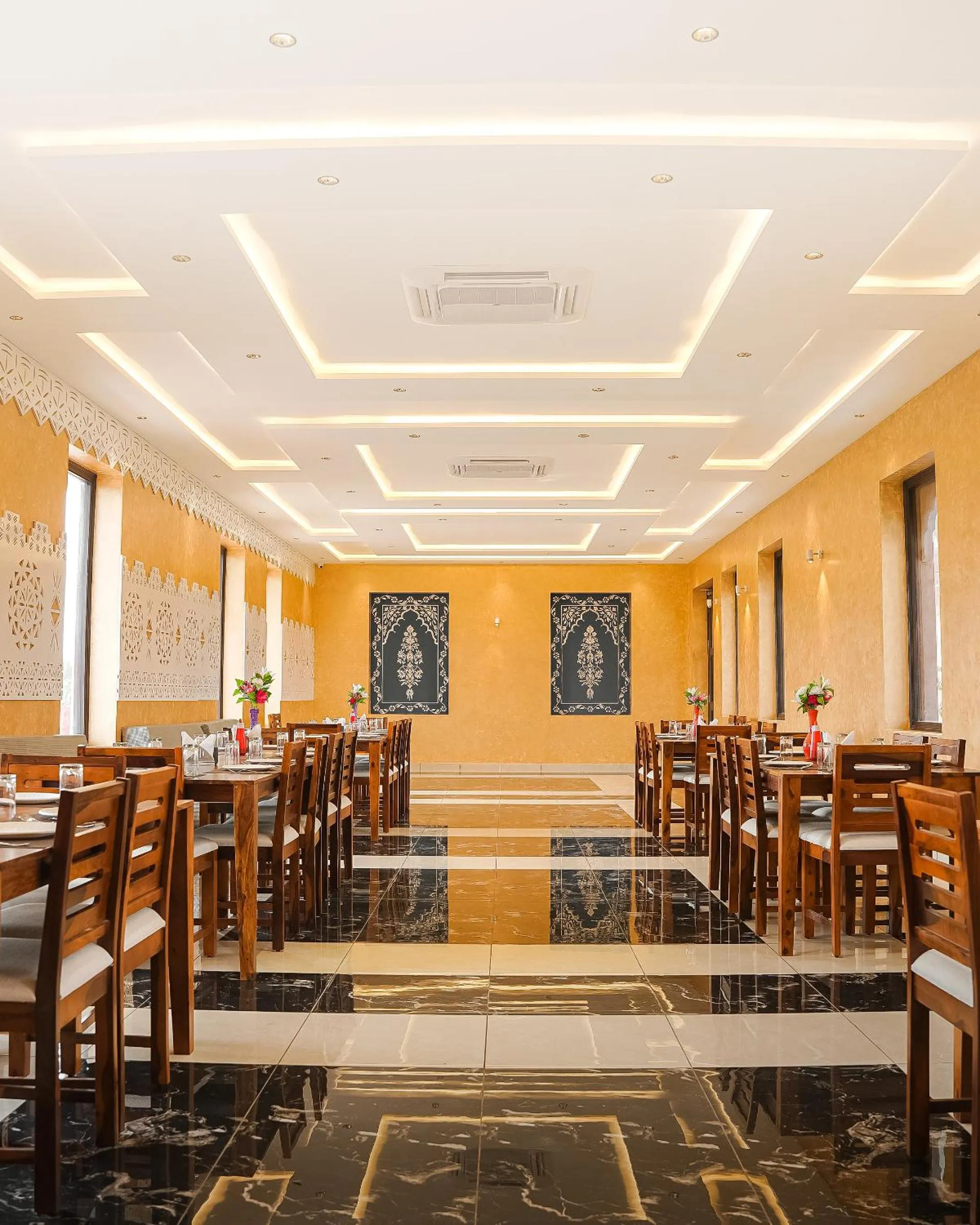 Restaurant/places to eat in Yashvrinda