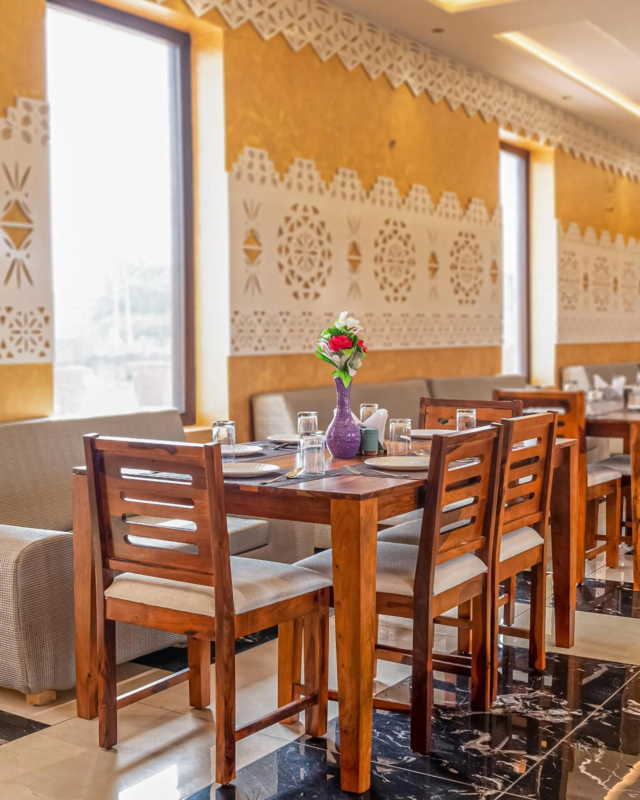 Restaurant/places to eat in Yashvrinda