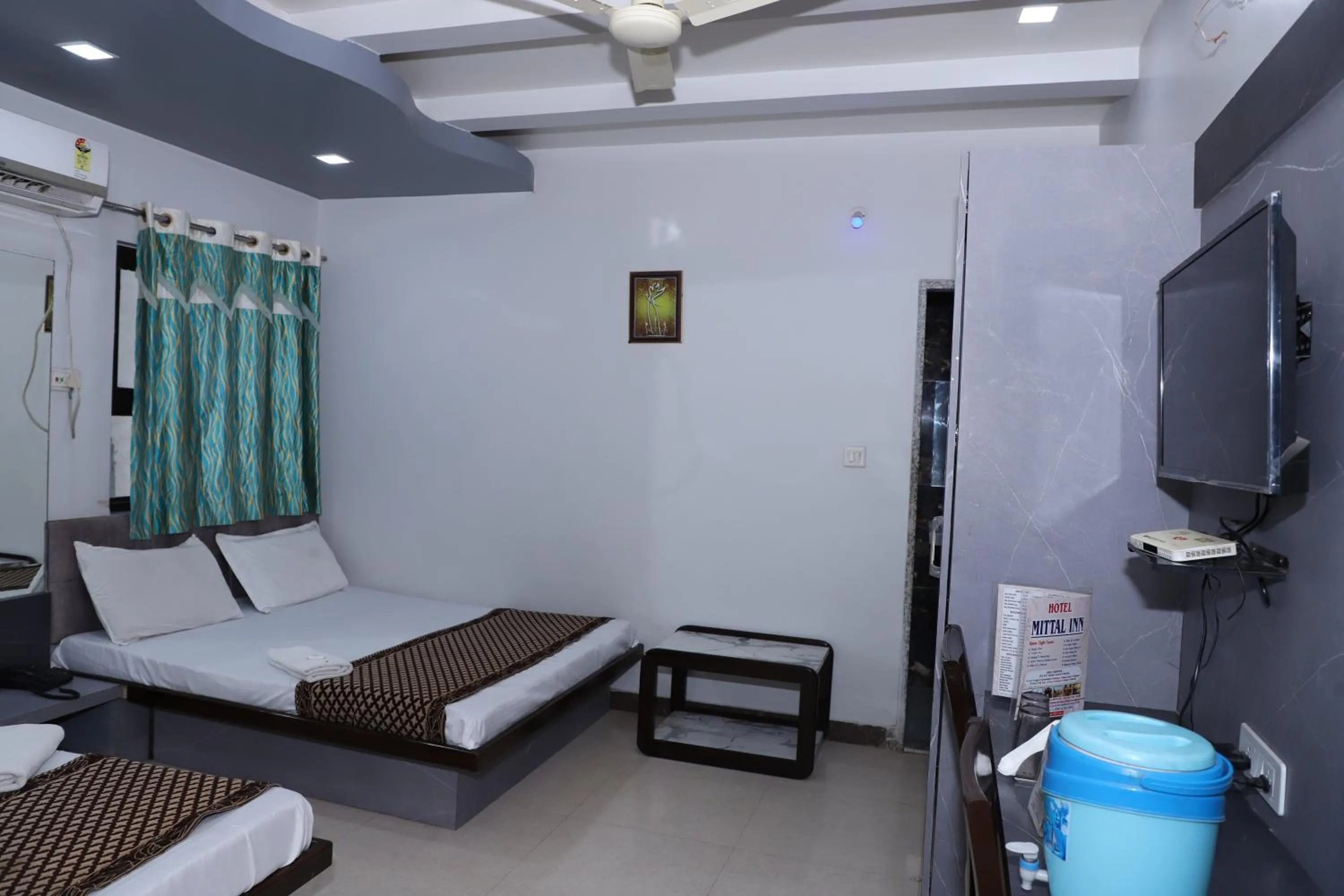 Bed in Hotel Mittal Inn