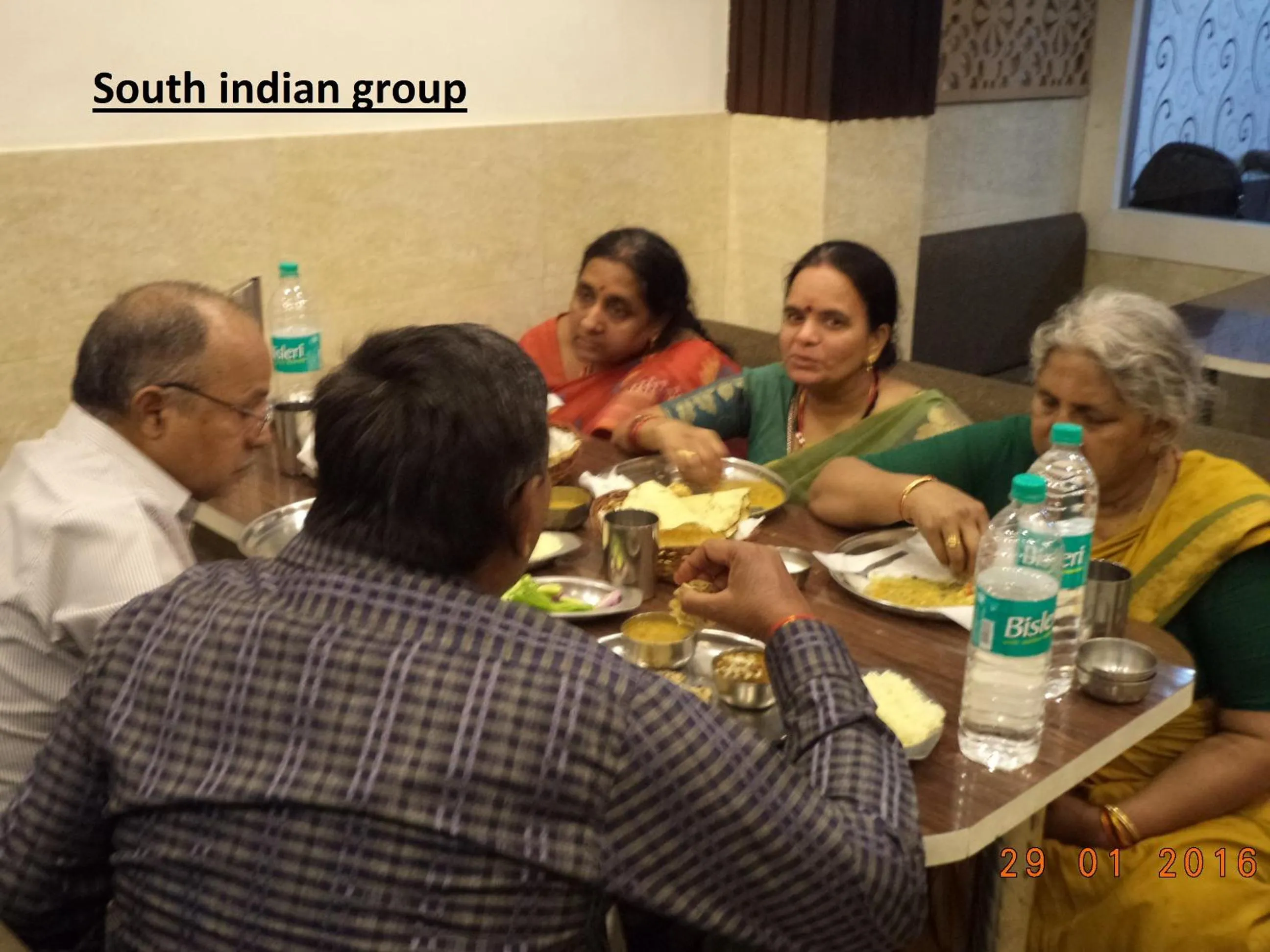 Restaurant/places to eat in Hotel Abhineet Palace