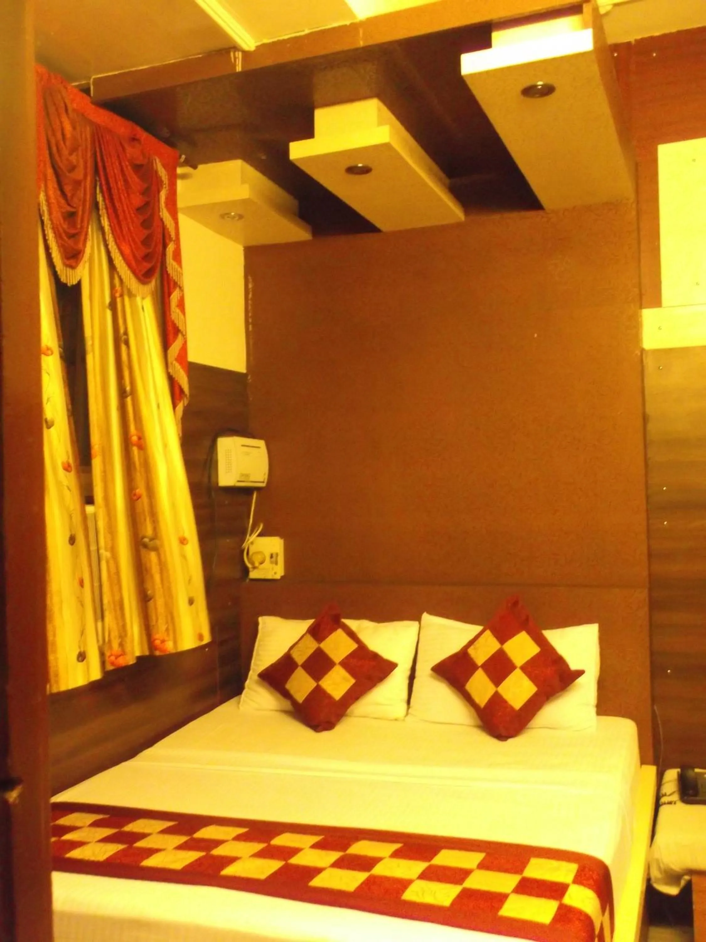 Summer in Hotel Abhineet Palace