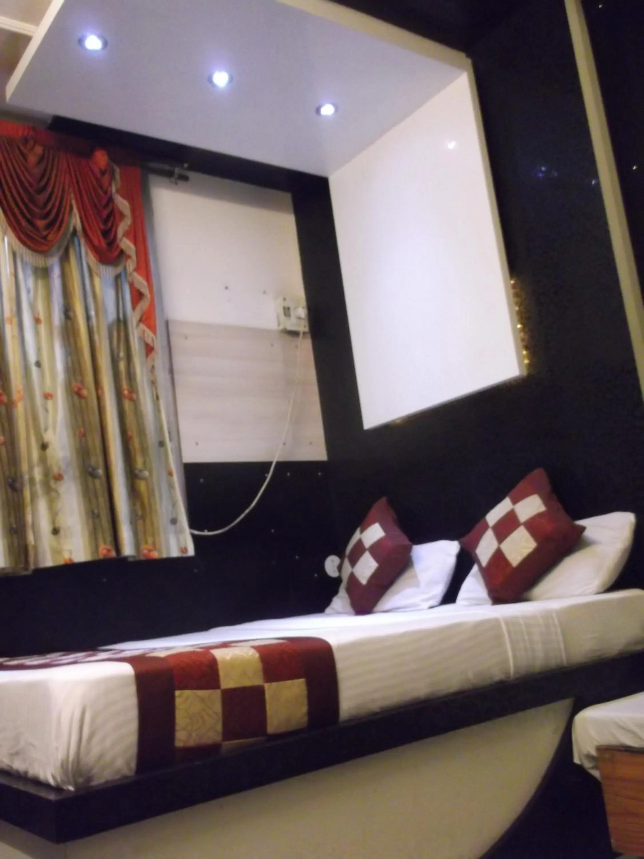 Night in Hotel Abhineet Palace