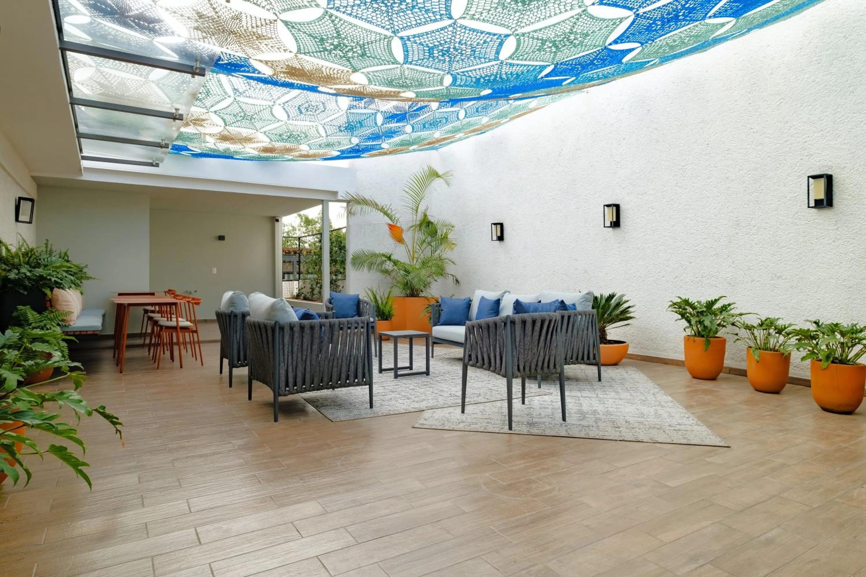 Patio in District Polanco by Lumina