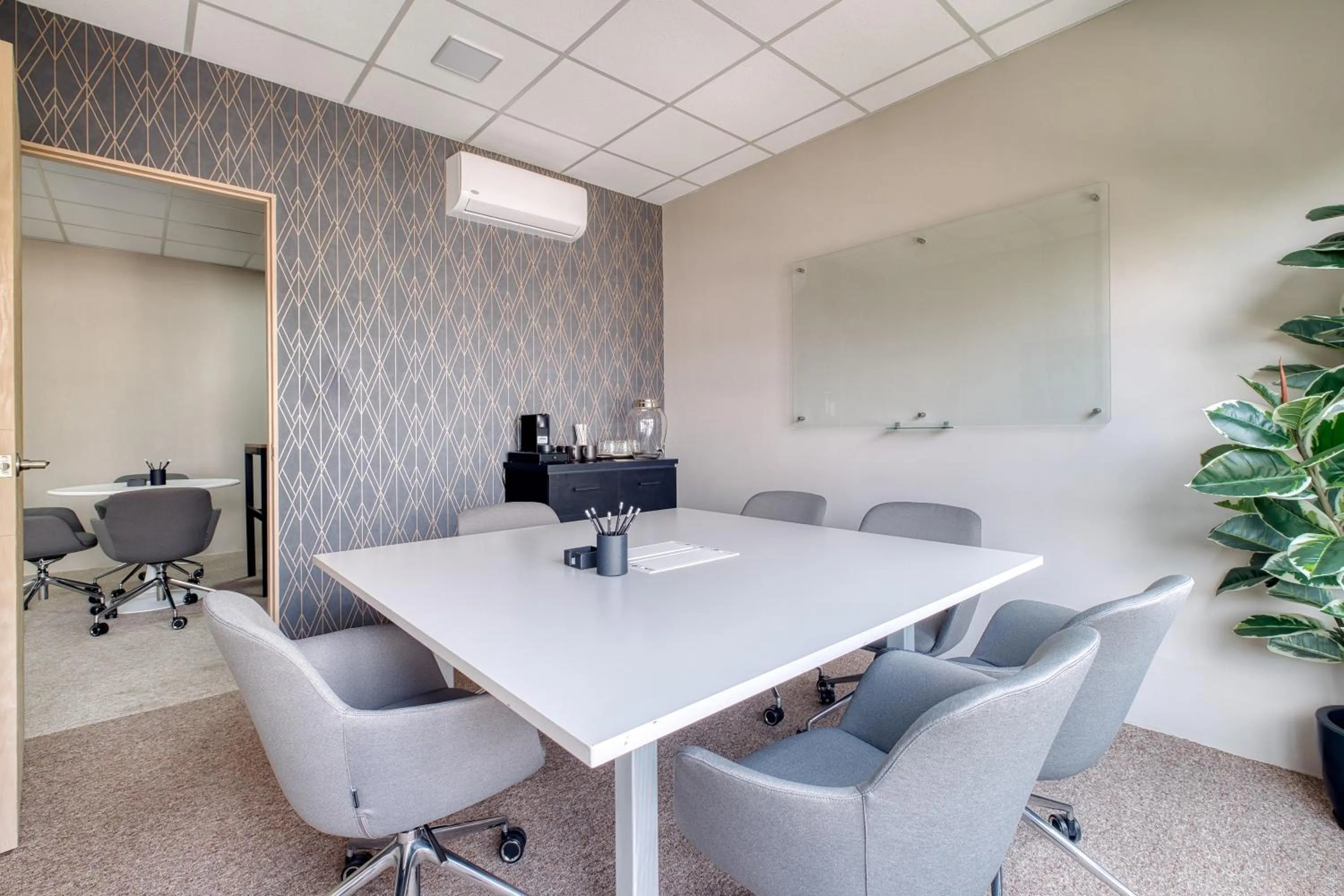 Business facilities in District Polanco by Lumina