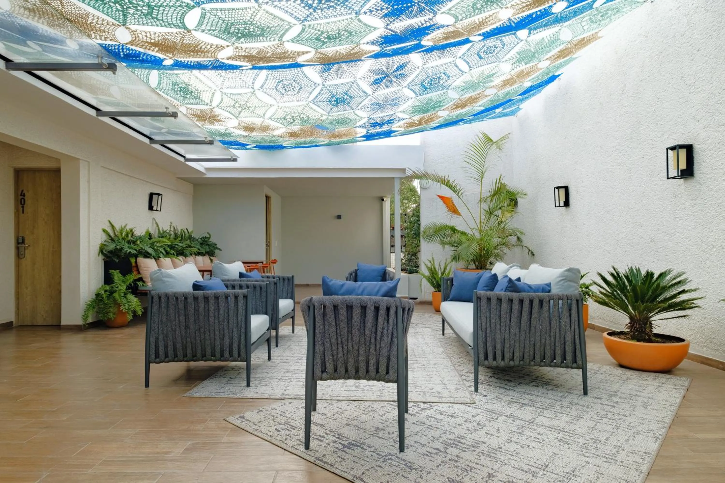 Patio in District Polanco by Lumina