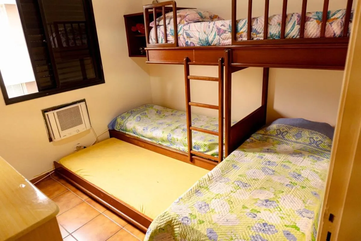 Bed in R19 · 2 Quadras da praia