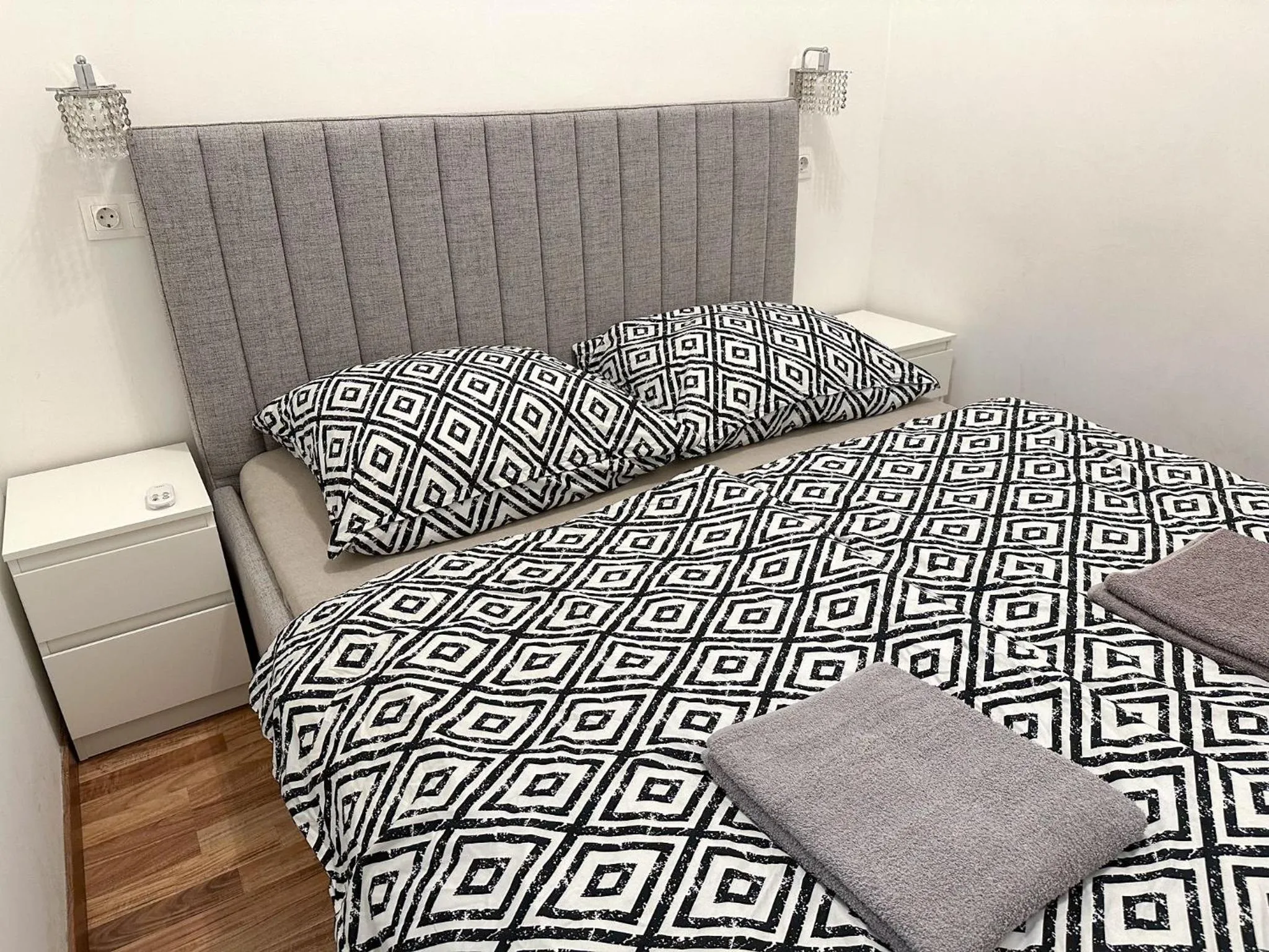 Bedroom, Bed in Parliament Apartment
