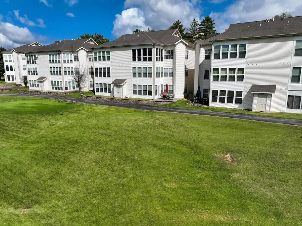 Little House on the Fairway- Luxury Golf Condo