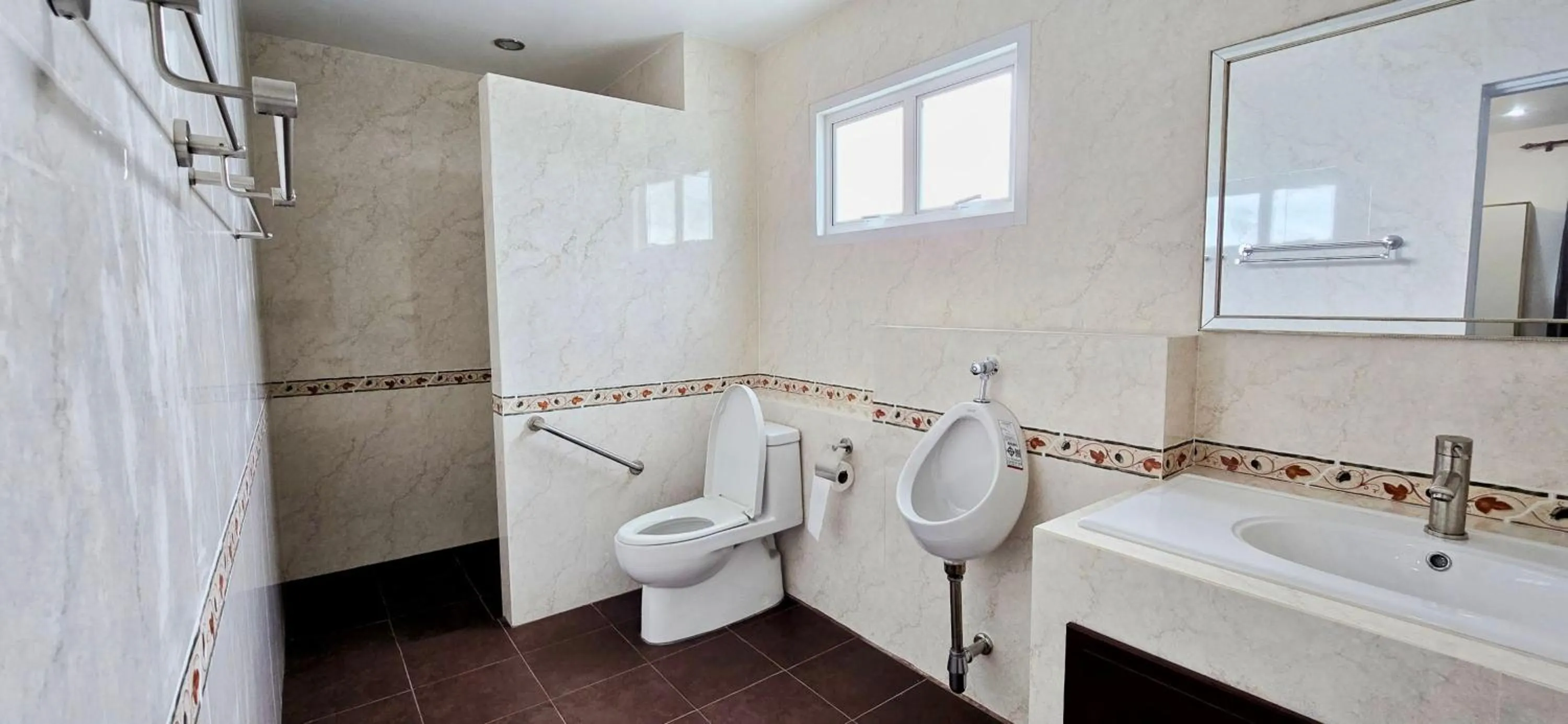 Bathroom in Tiny Island Lake Lodge