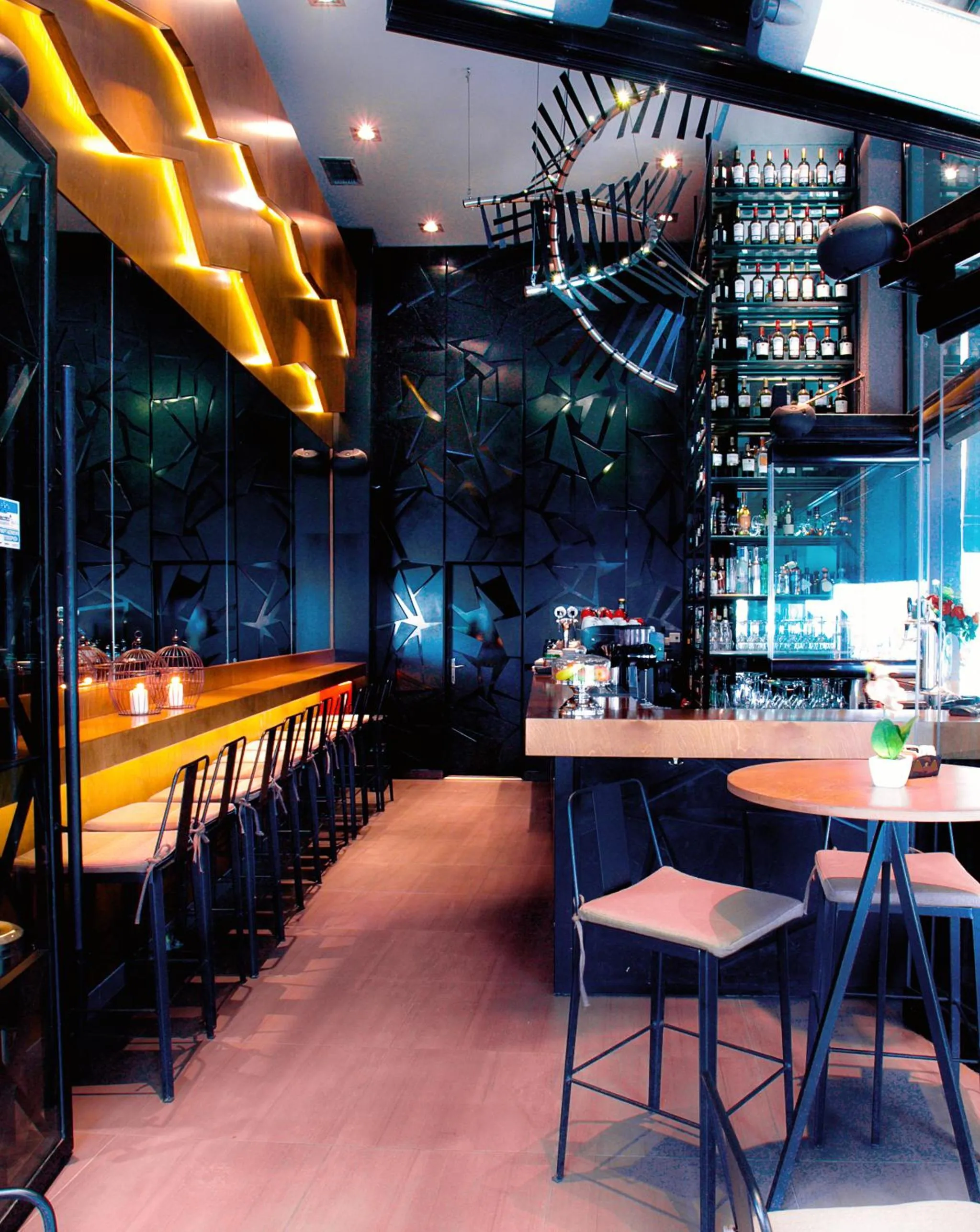 Lounge or bar in Diamond Suites, Philian Hotels and Resorts