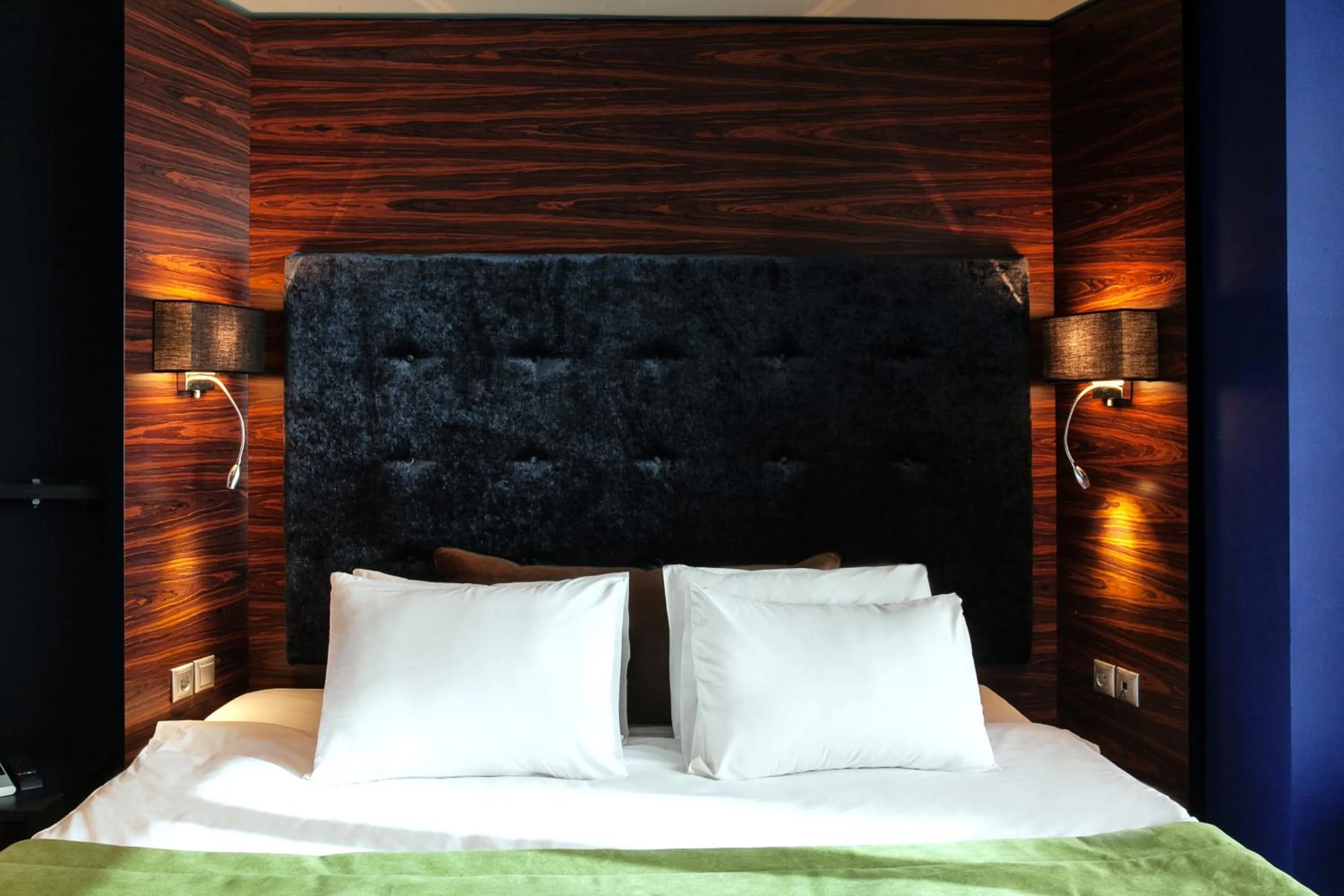 Bed in Diamond Suites, Philian Hotels and Resorts