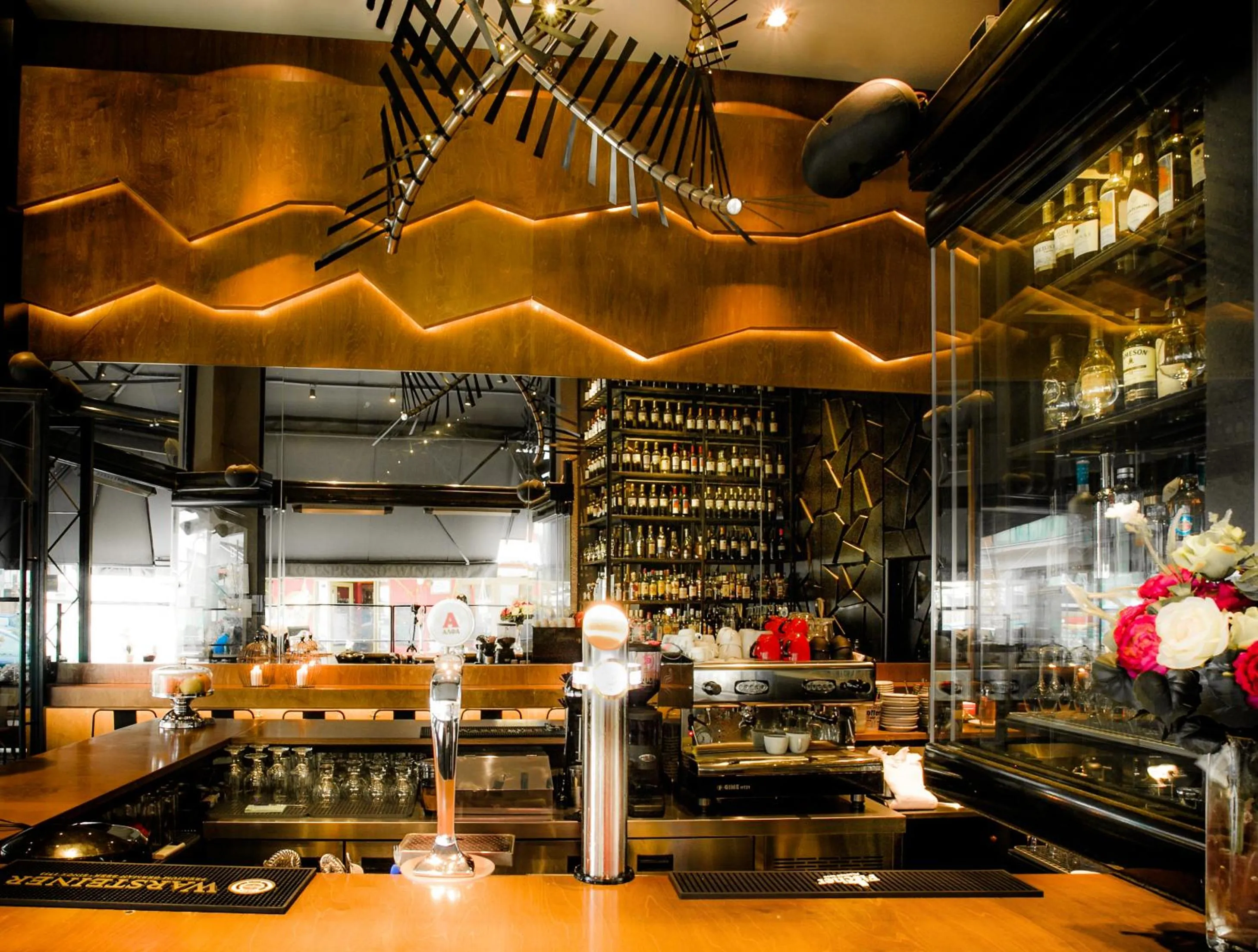 Lounge or bar in Diamond Suites, Philian Hotels and Resorts