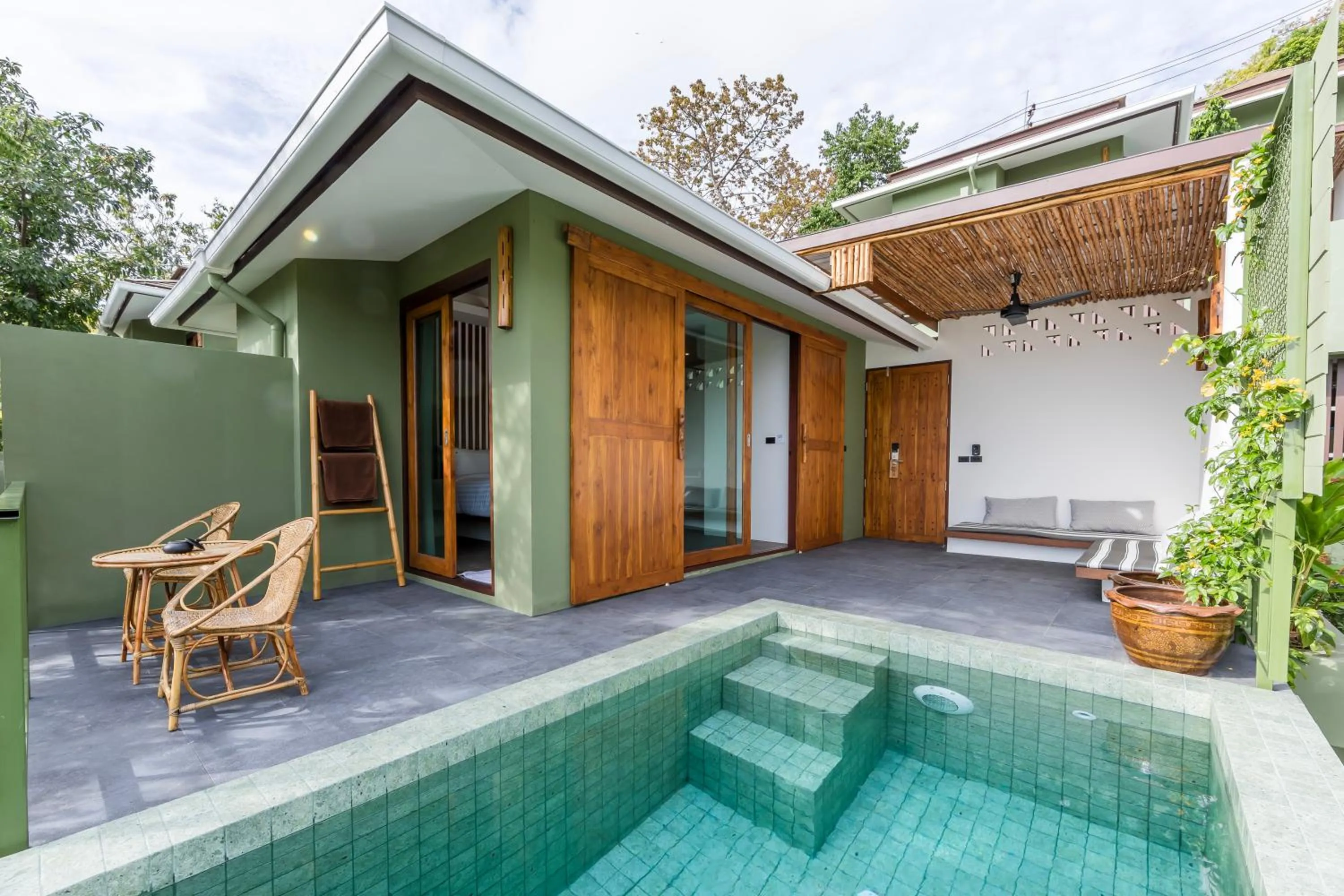 Swimming pool in Mae Ya Resort