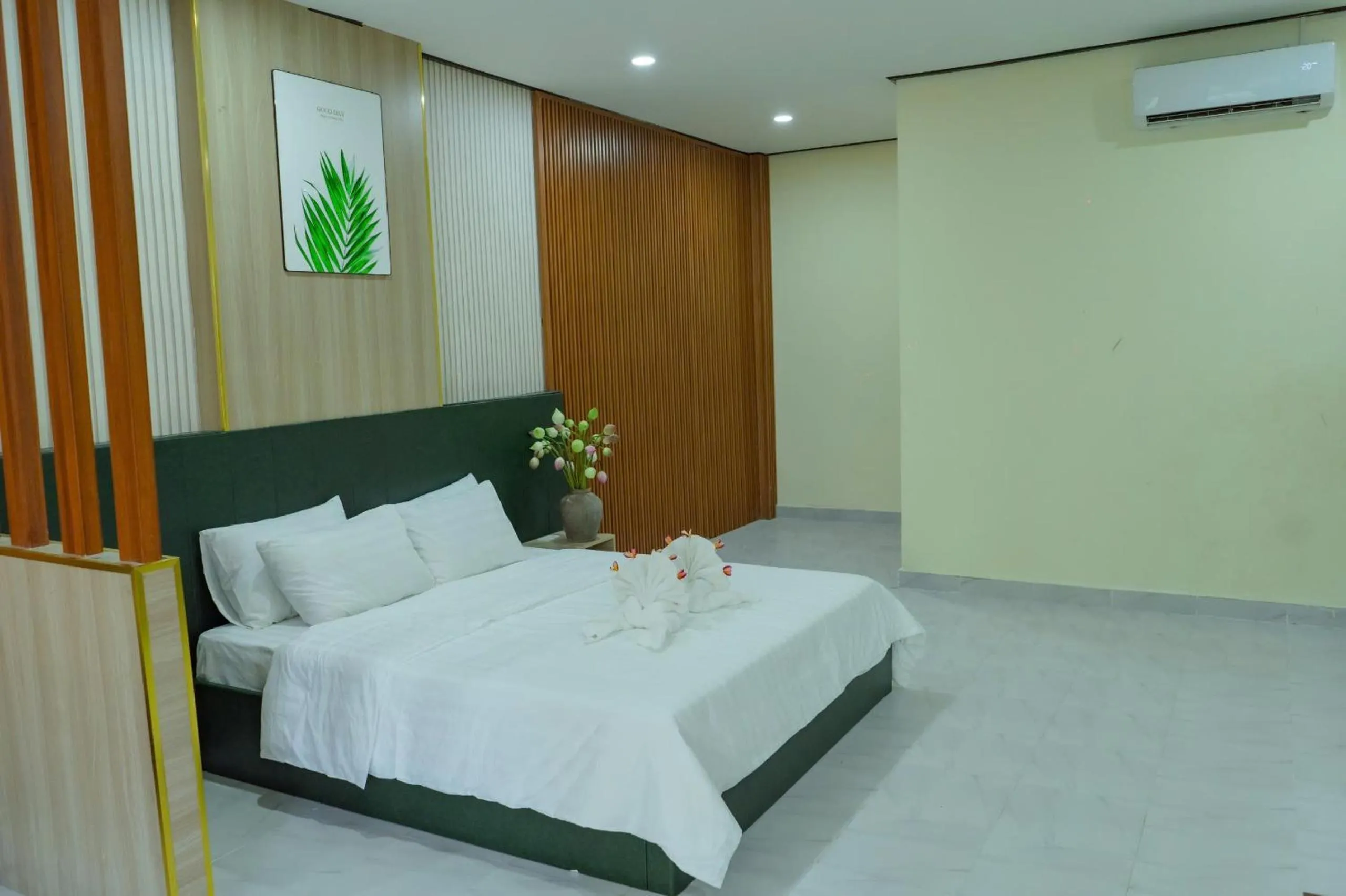 Bed in Peaceful Hotel