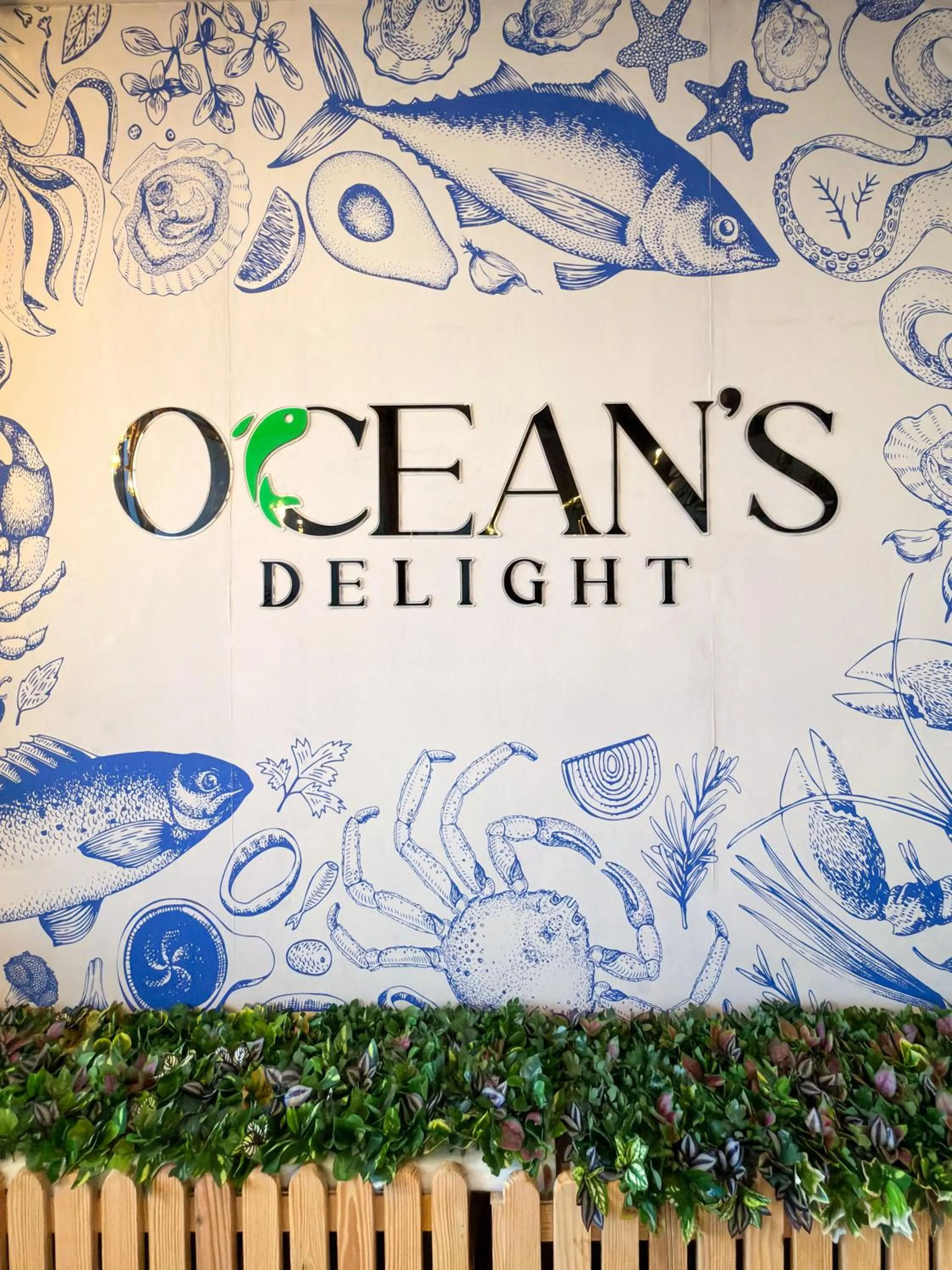 Restaurant/places to eat in The Fern Residency, Porbandar