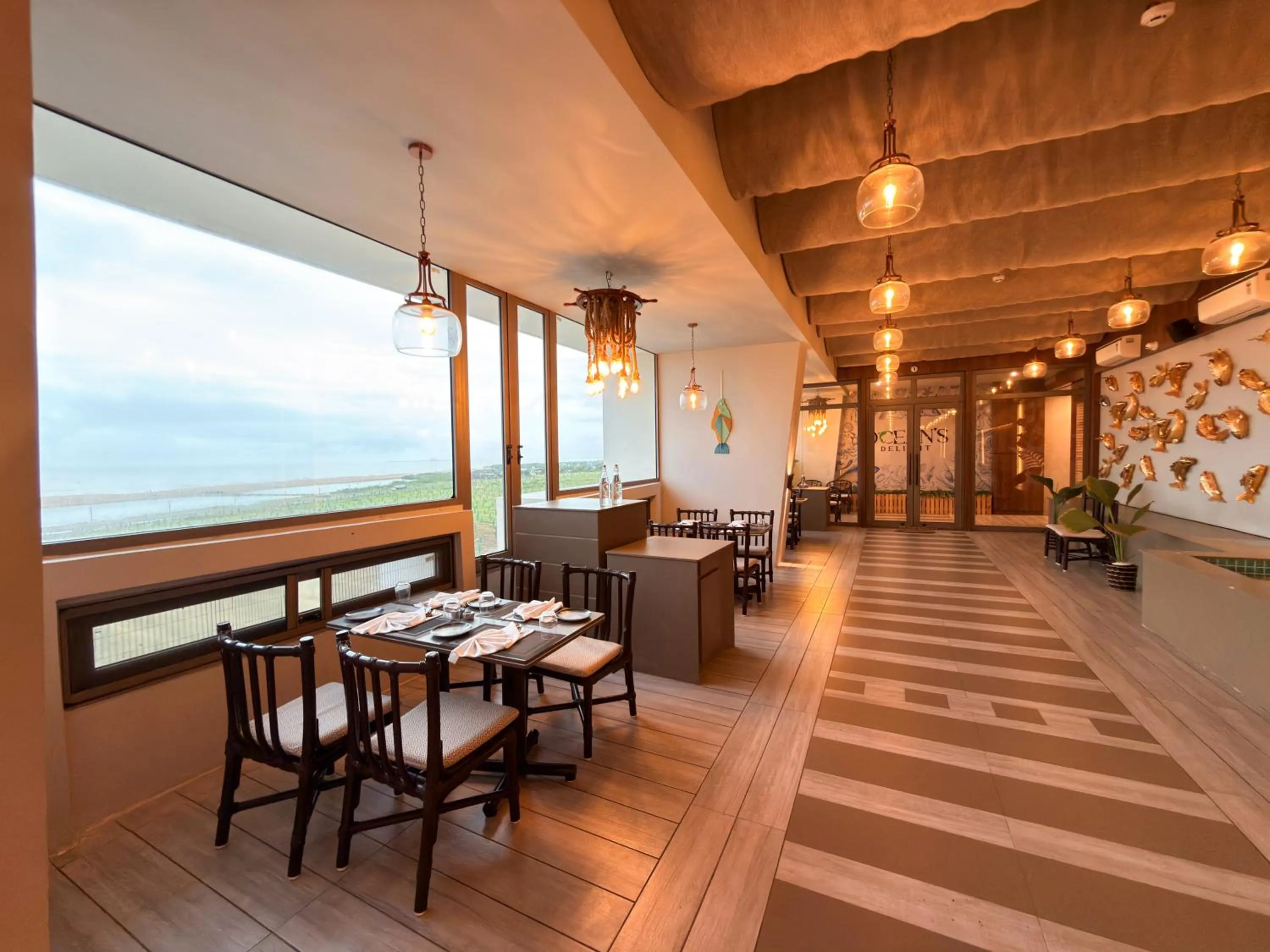 Restaurant/places to eat in The Fern Residency, Porbandar