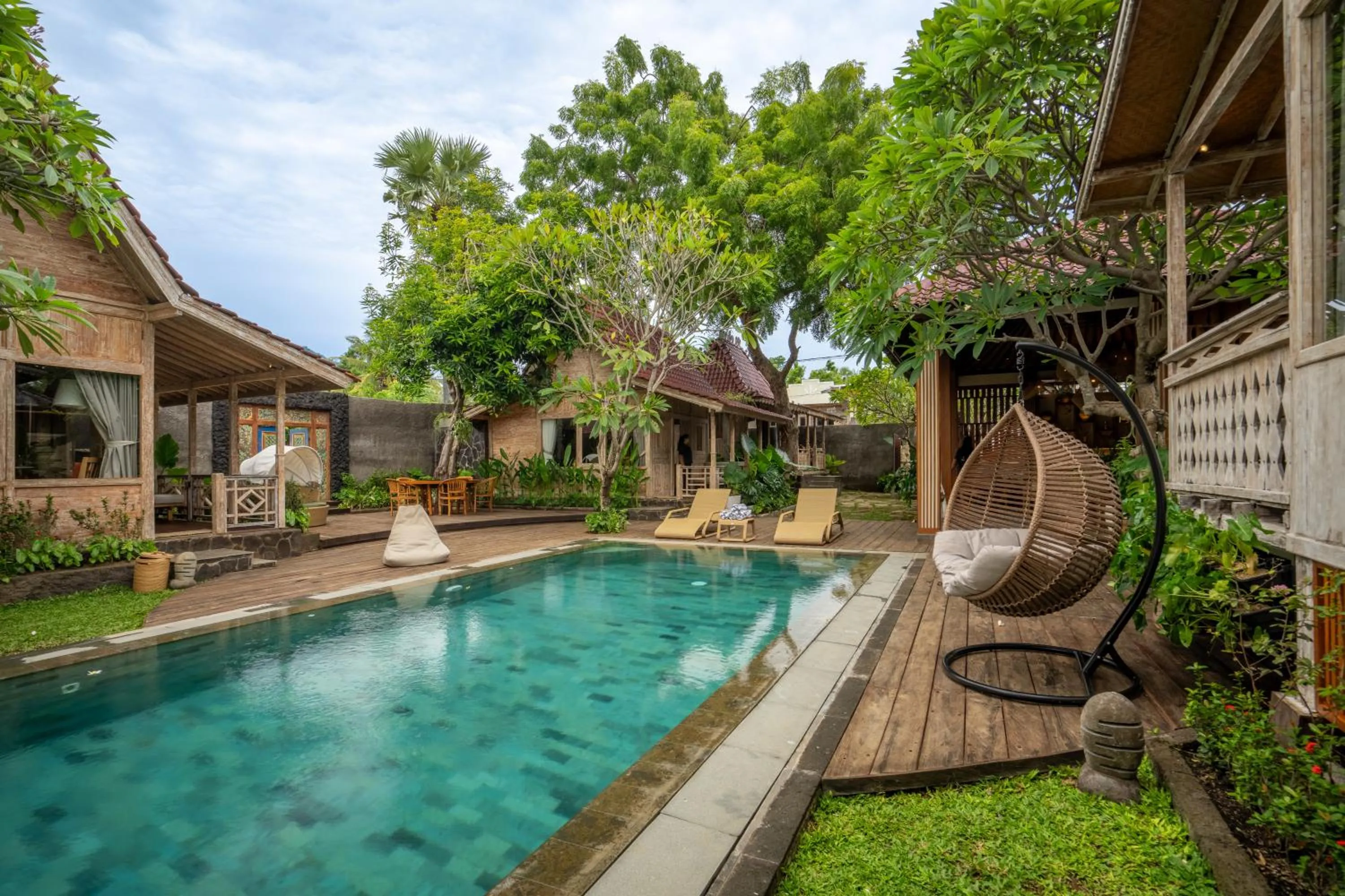 Swimming pool in Meraki Luxury Villa