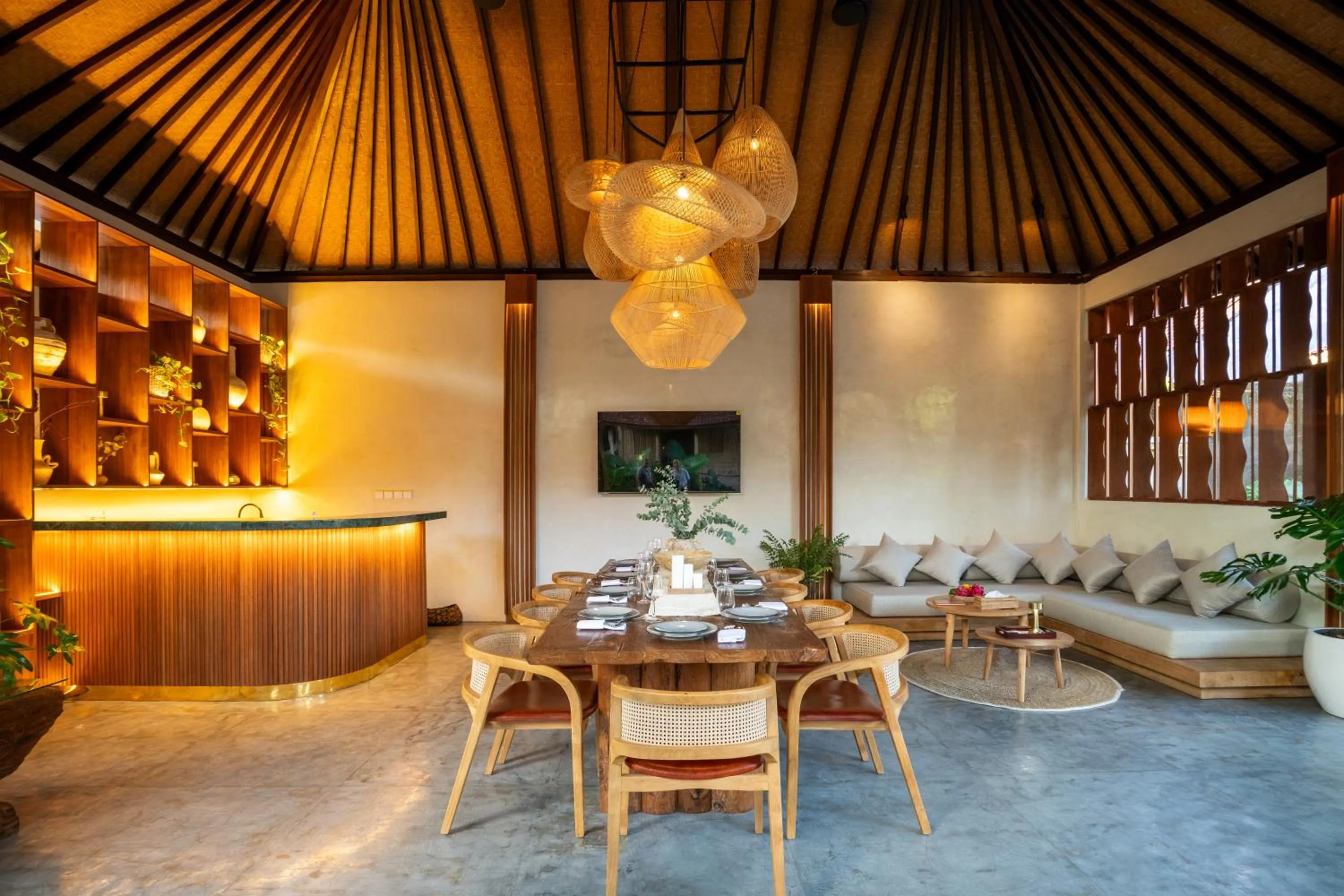 Restaurant/places to eat in Meraki Luxury Villa