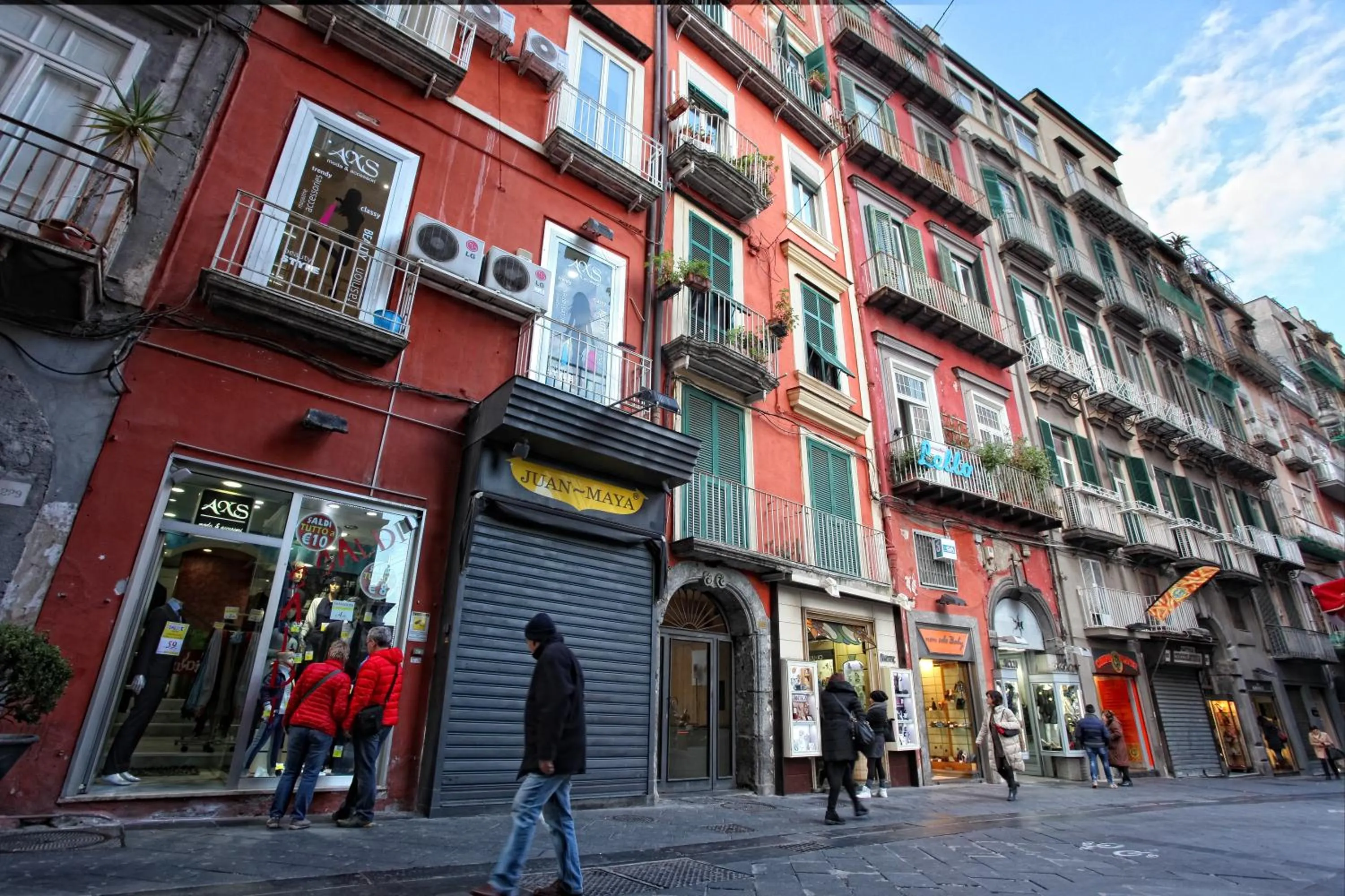 Property building in Napolì Affittacamere