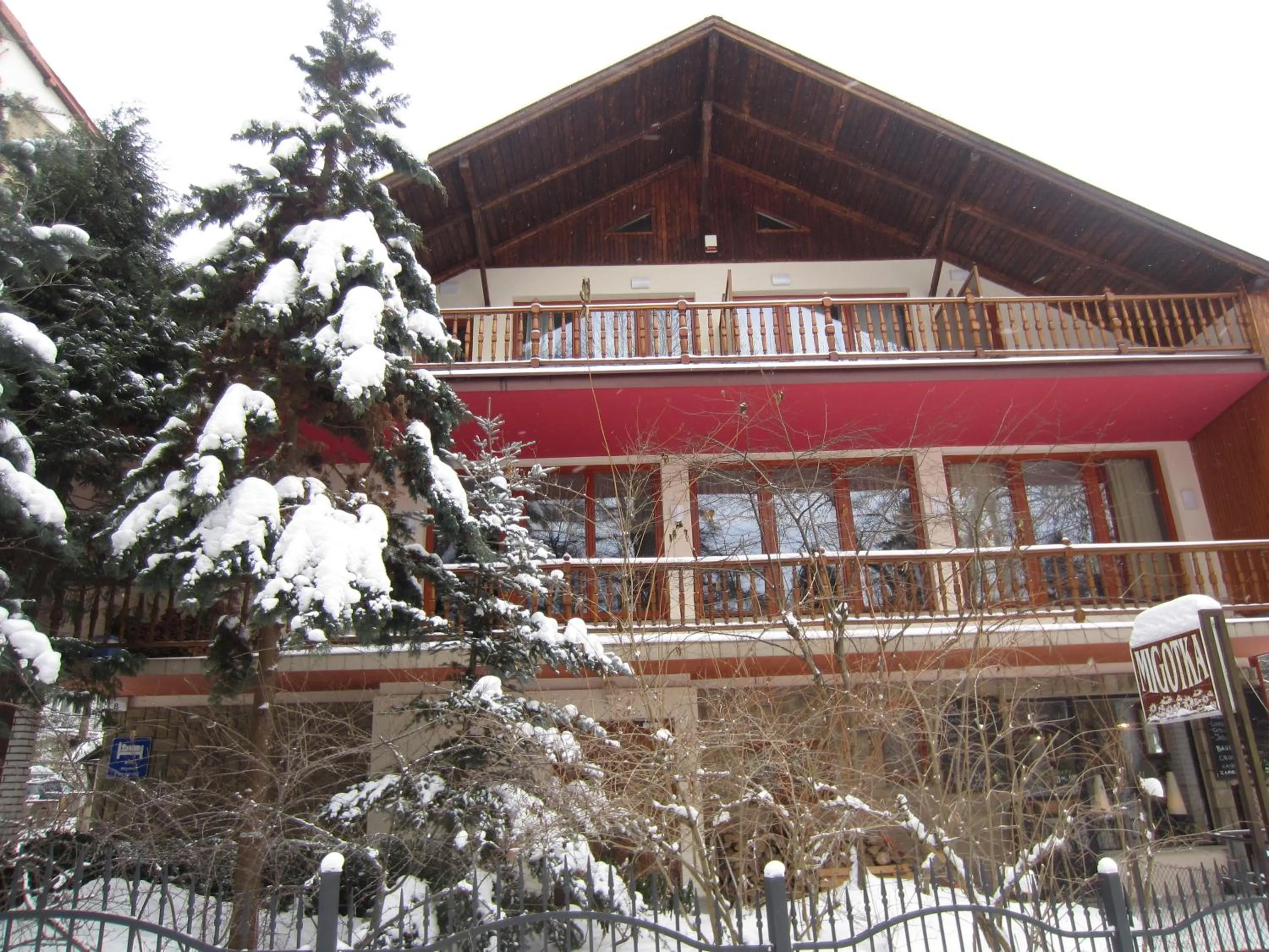 Property building in Willa M cisza w centrum miasta