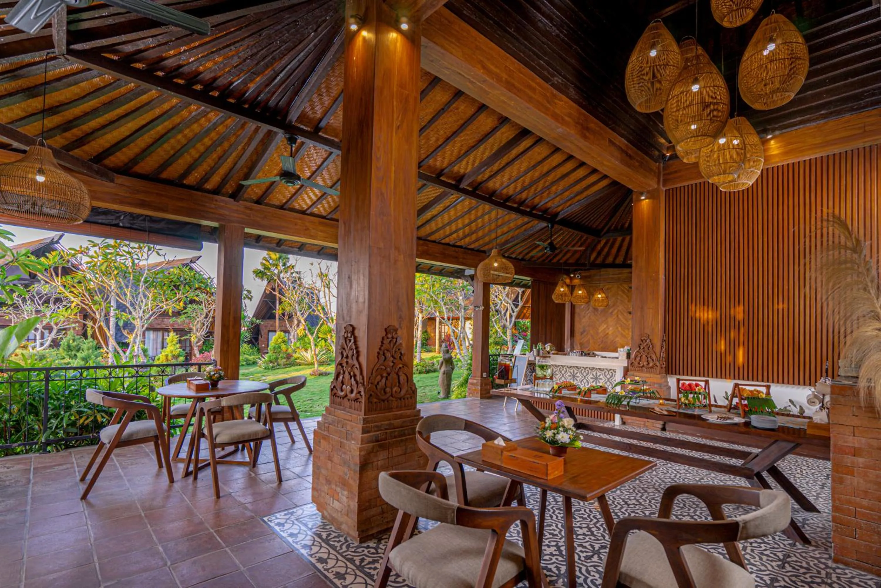 Restaurant/places to eat in Cemara Hills Uluwatu, The Reserve - Cottages & Villas