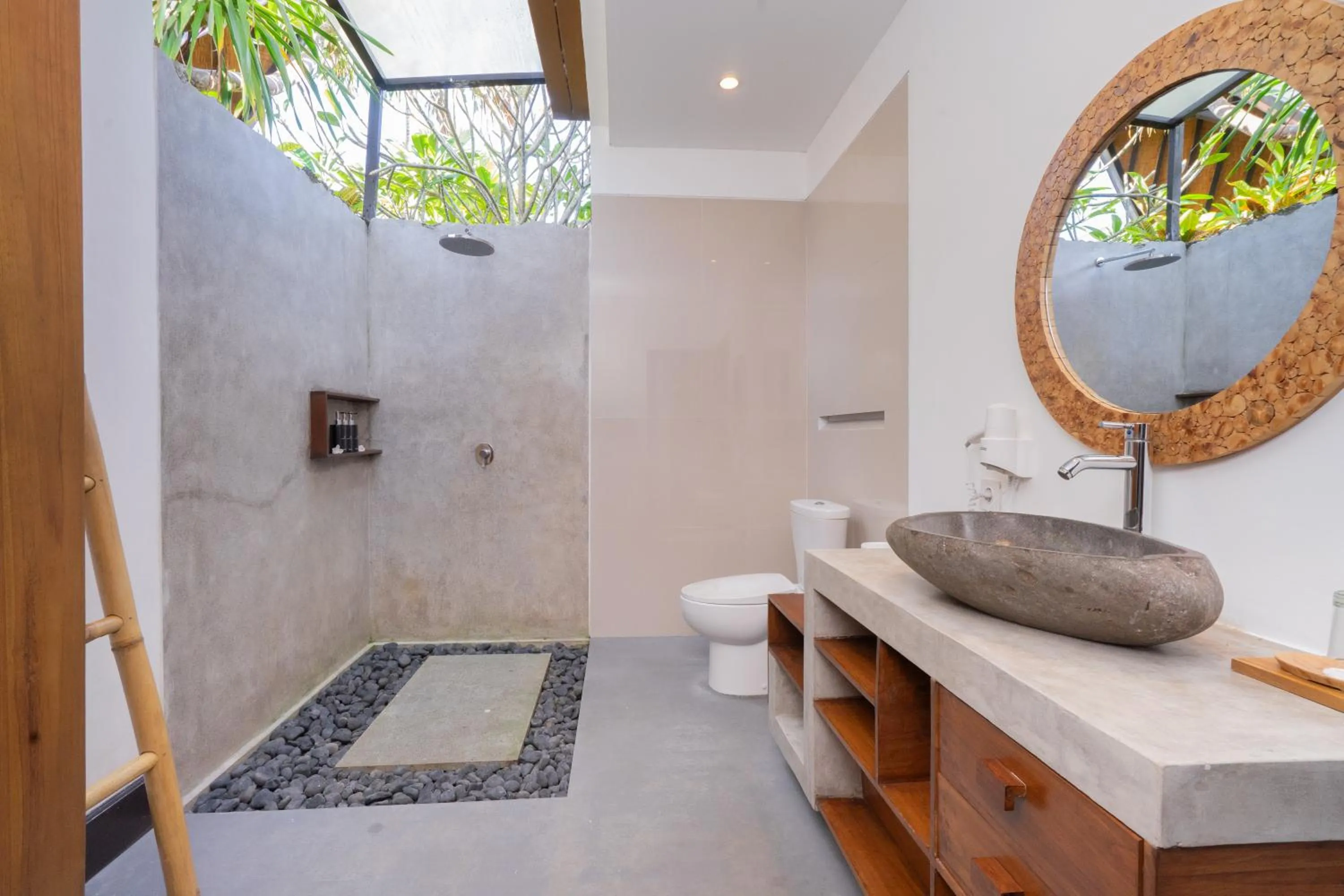 Shower in Cemara Hills Uluwatu, The Reserve - Cottages & Villas