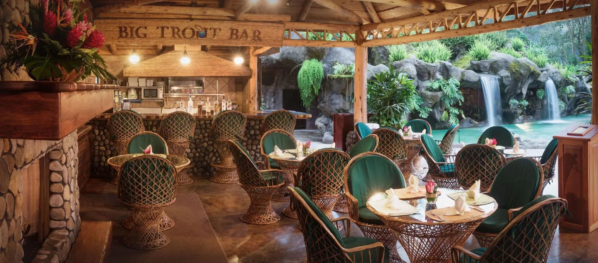 Restaurant/places to eat in Peace Lodge