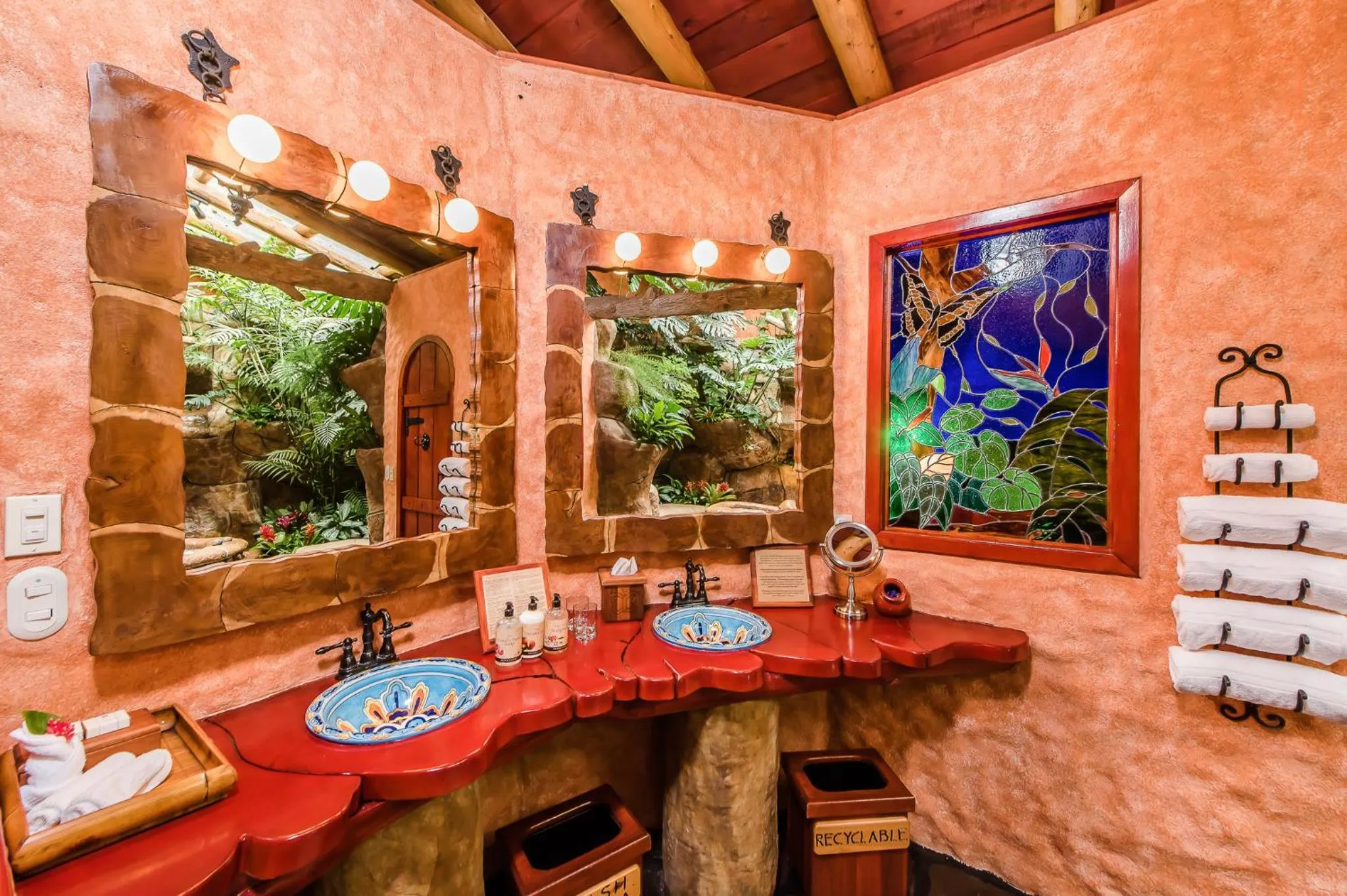 Toilet in Peace Lodge