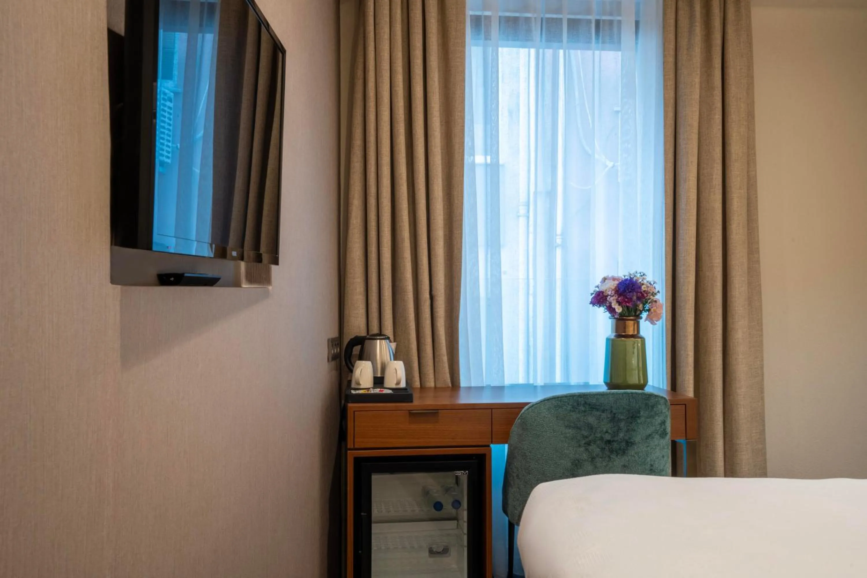 Photo of the whole room, Bed in Smart and Simple Hotel Karakoy