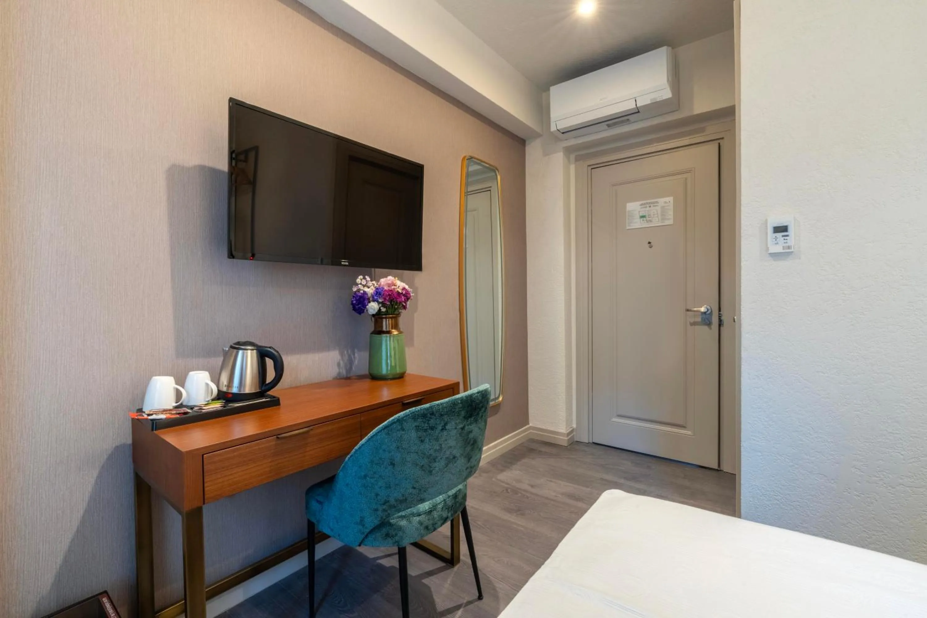 Photo of the whole room, Bed in Smart and Simple Hotel Karakoy