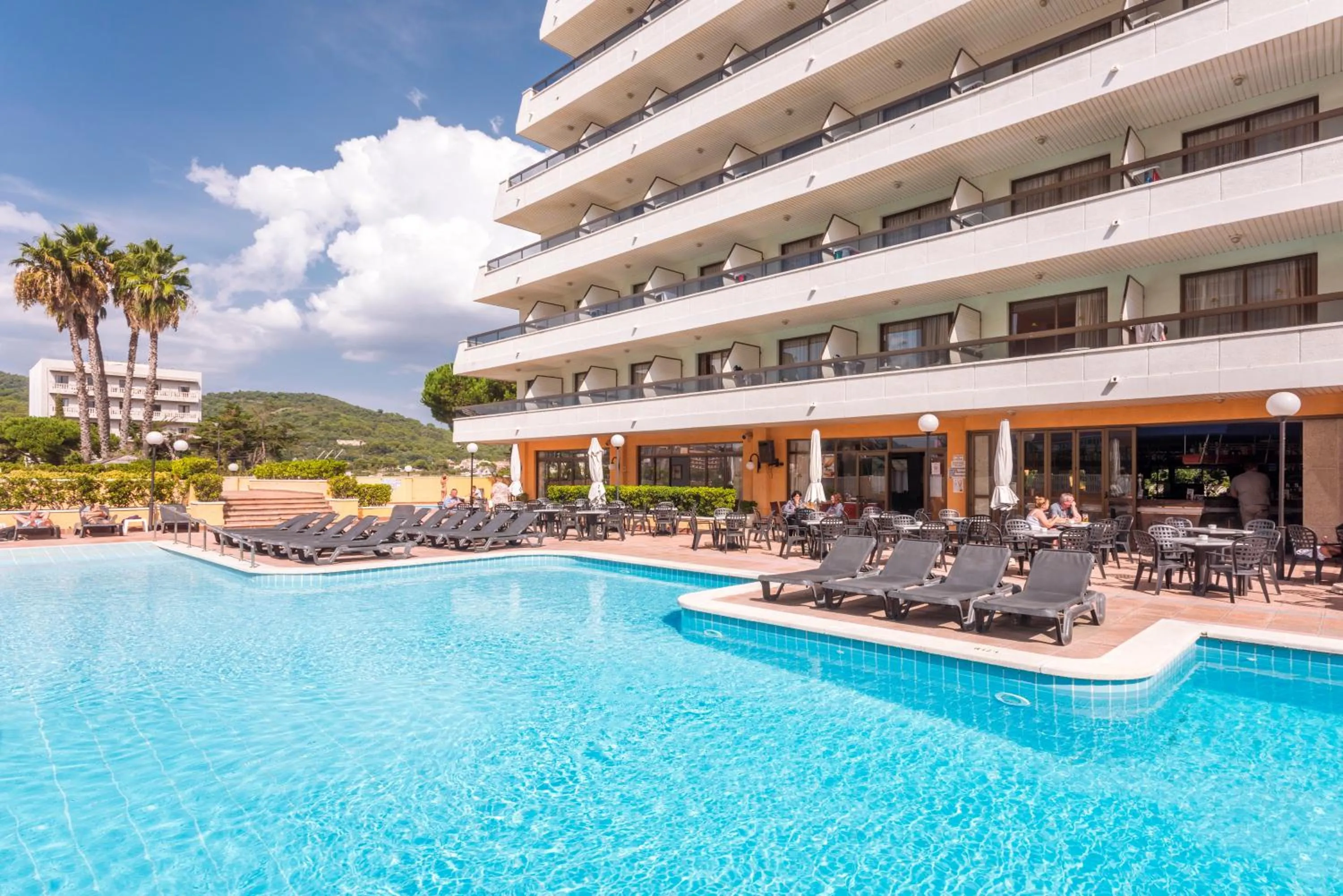 Swimming pool in Tropic Park