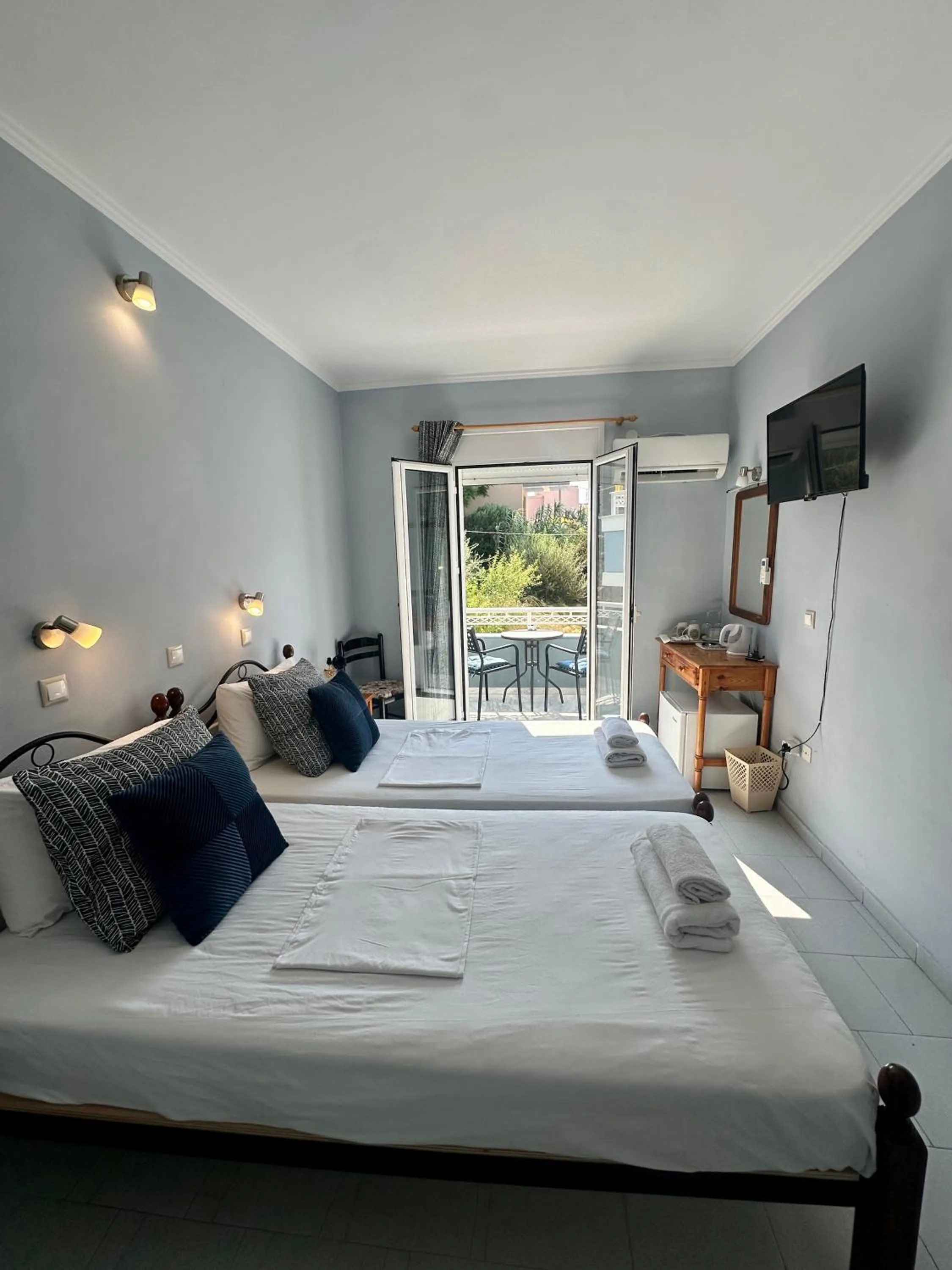 Photo of the whole room, Bed in Hotel Lenox