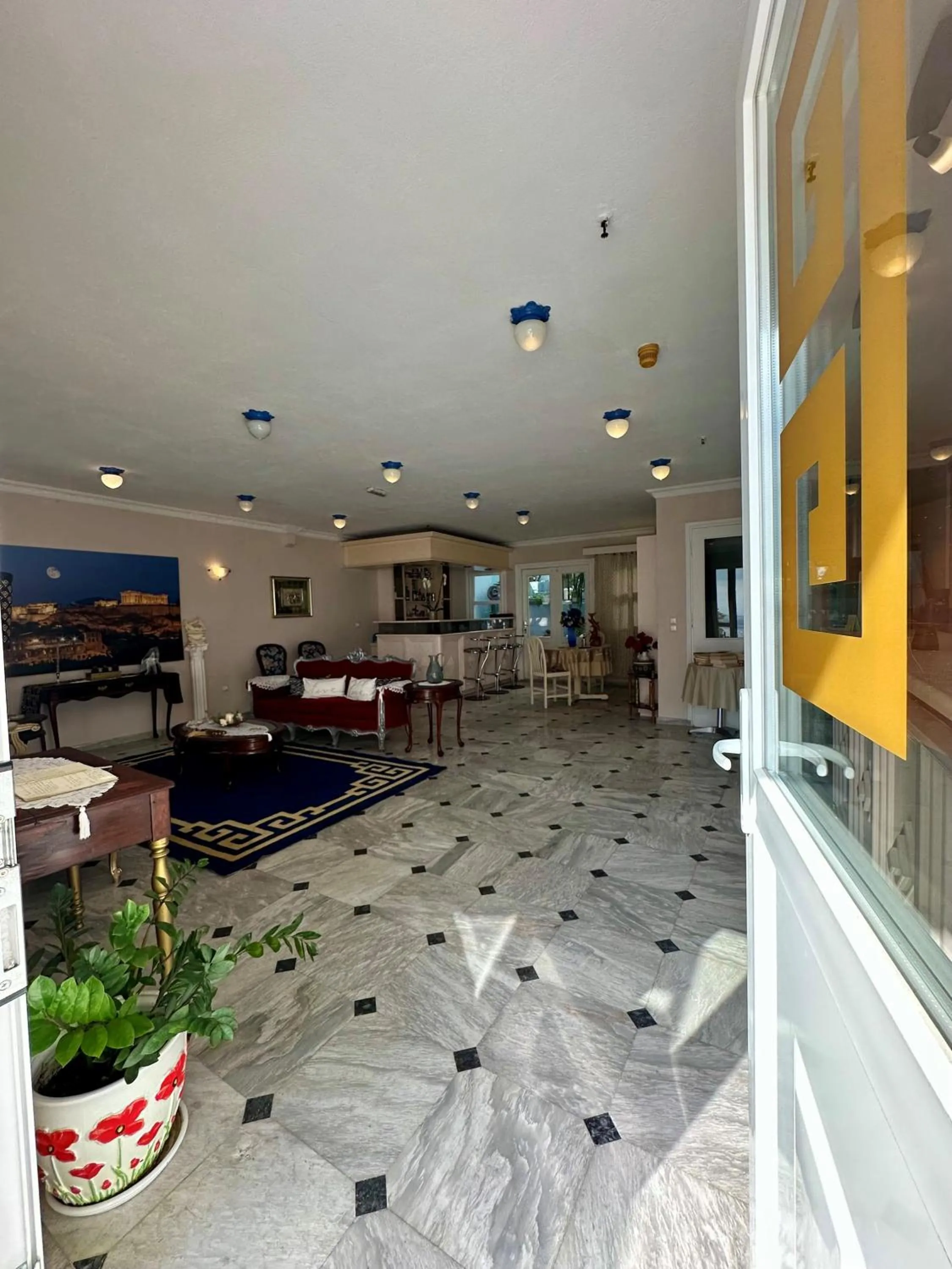 Facade/entrance in Hotel Lenox