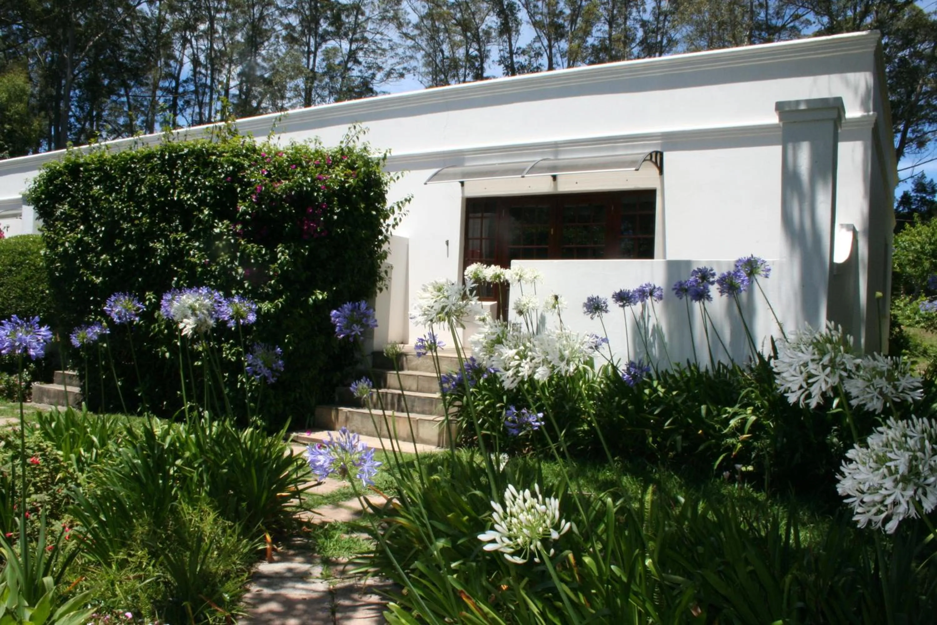 Garden view in Edenbrook Country Manor