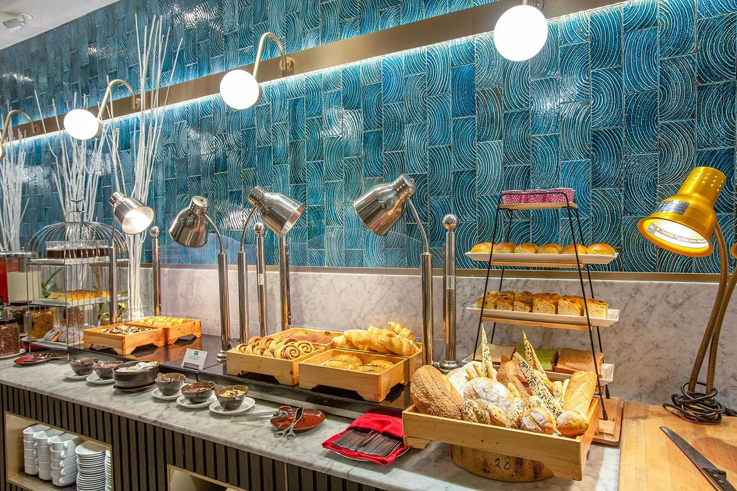 Restaurant/places to eat in THE 1O1 Jakarta Sedayu Darmawangsa