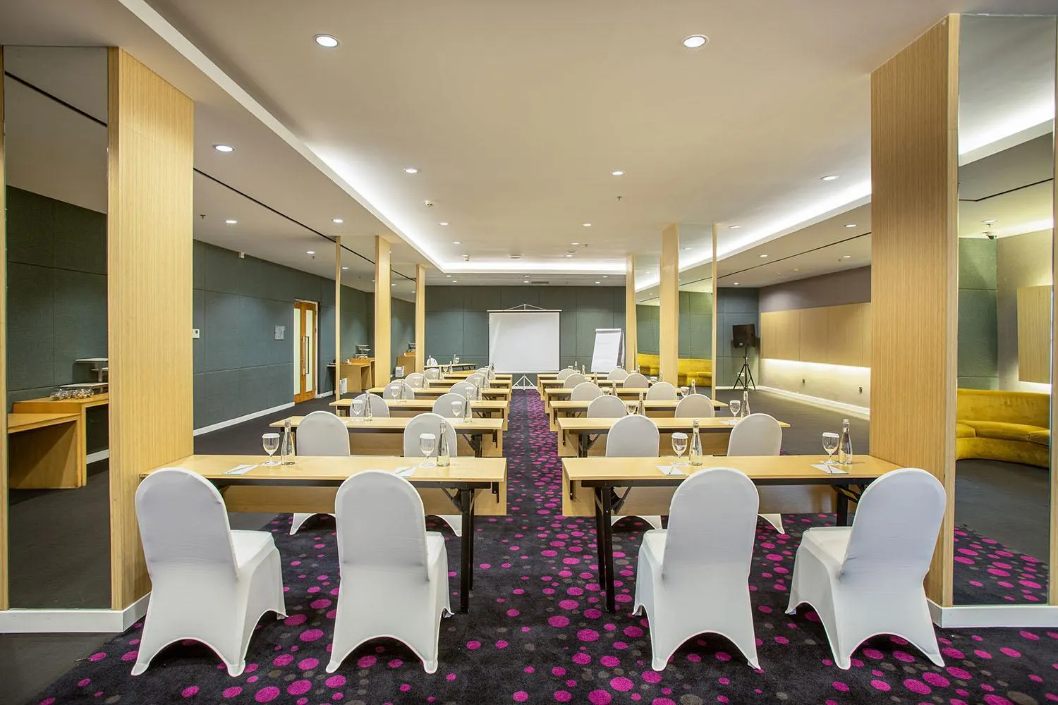 Meeting/conference room in THE 1O1 Jakarta Sedayu Darmawangsa